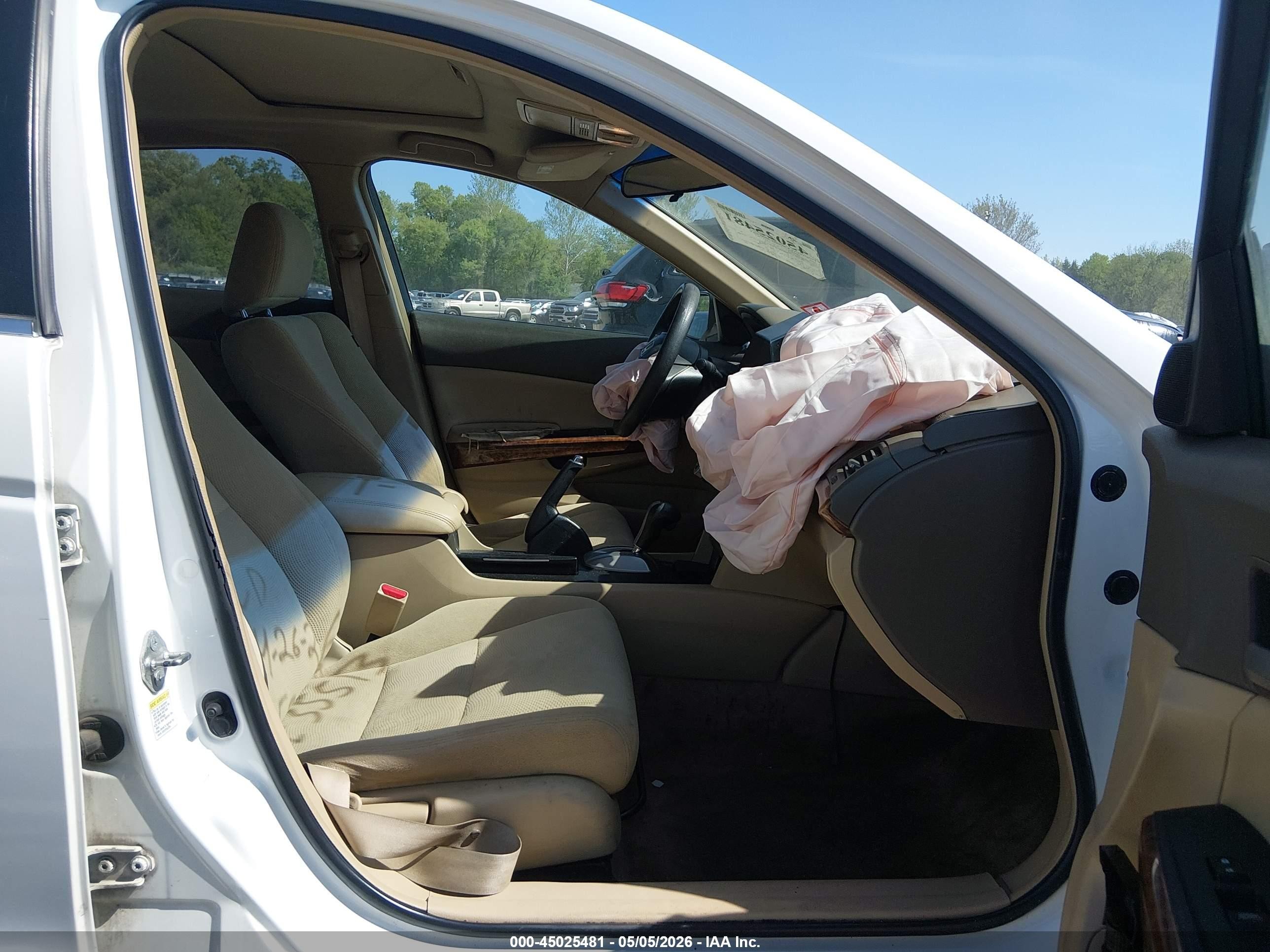 2009 Honda Accord 2.4 Ex White vin: 1HGCP26729A153660
