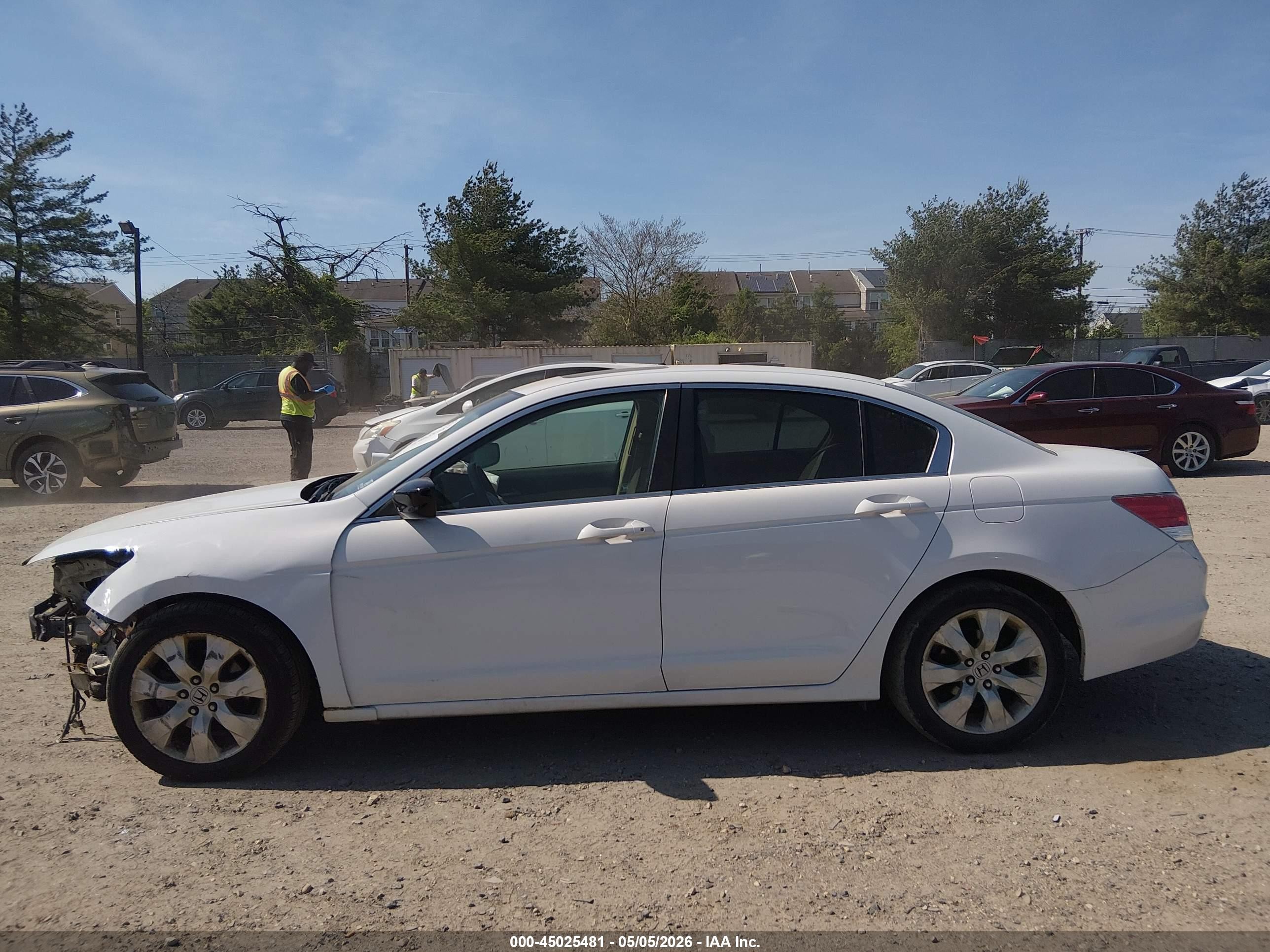 2009 Honda Accord 2.4 Ex White vin: 1HGCP26729A153660
