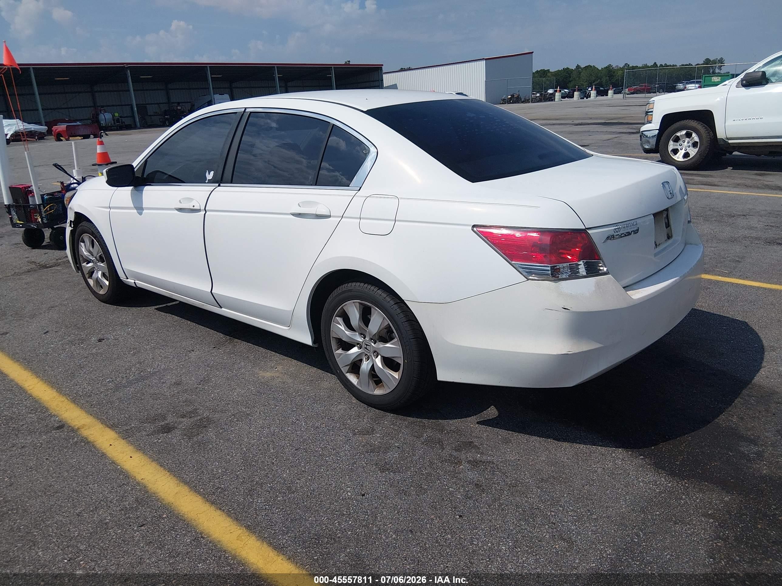 2009 Honda Accord 2.4 Ex White vin: 1HGCP26739A004867