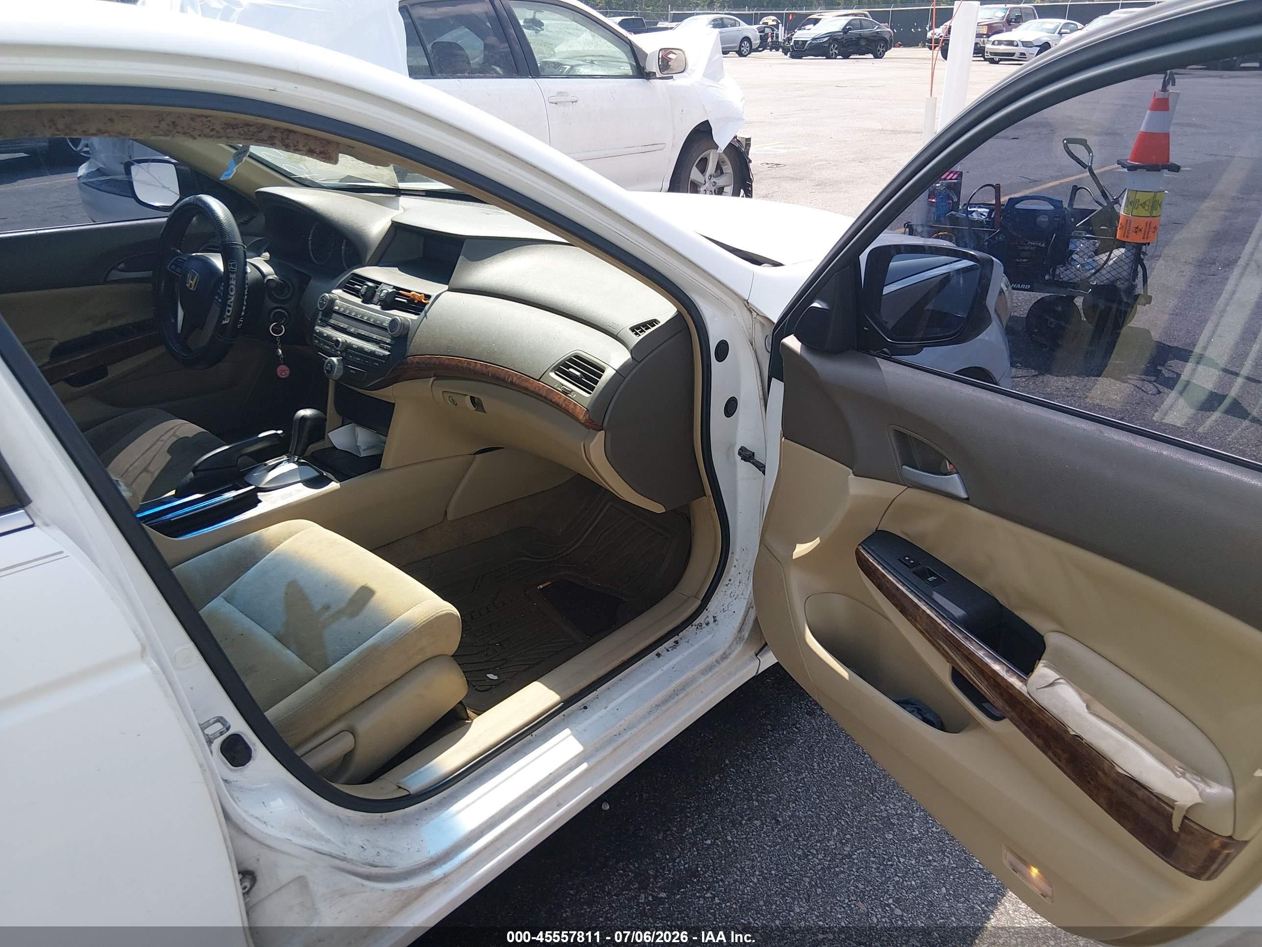 2009 Honda Accord 2.4 Ex White vin: 1HGCP26739A004867