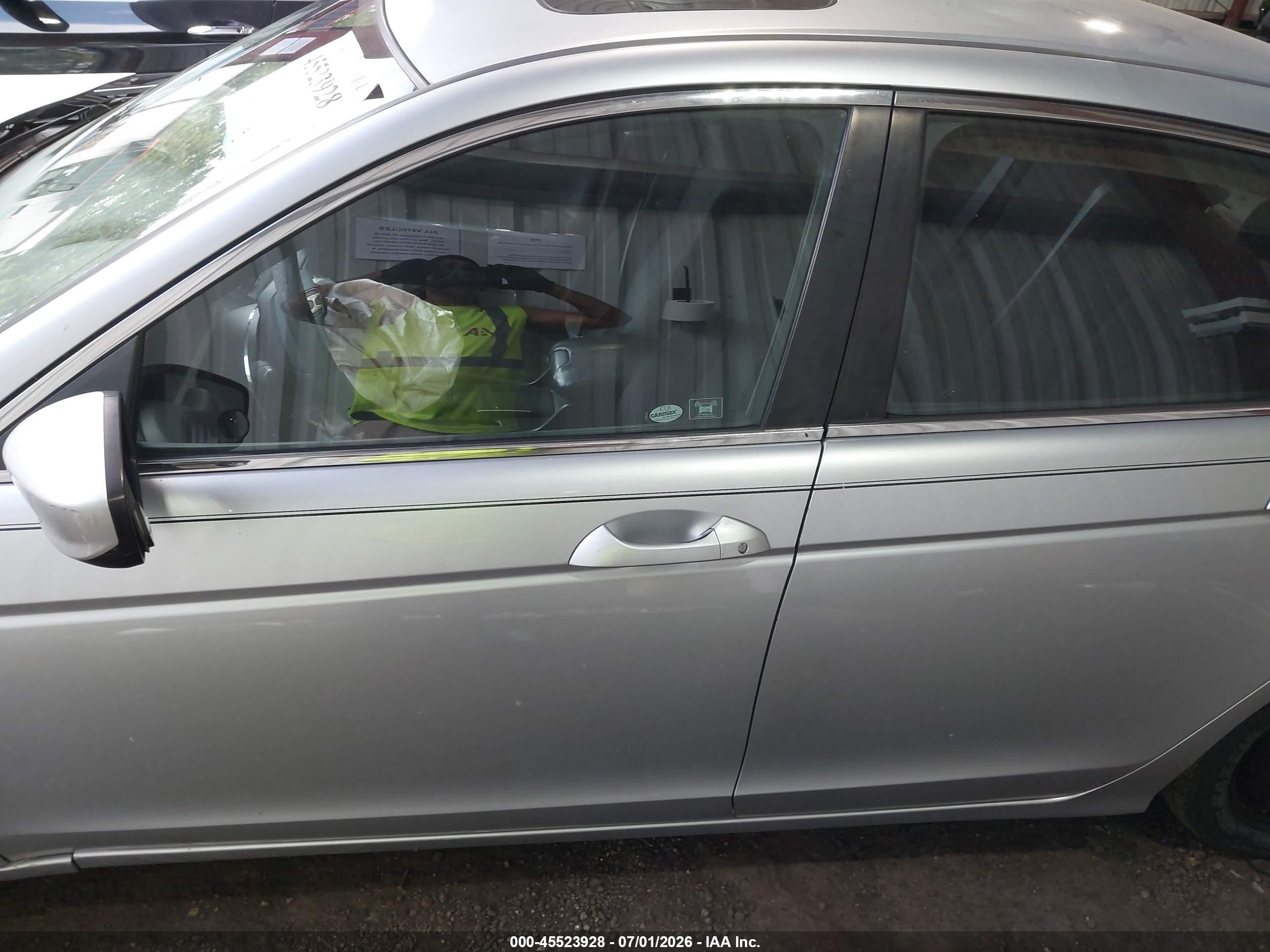 2009 Honda Accord 2.4 Ex Silver vin: 1HGCP26749A009754