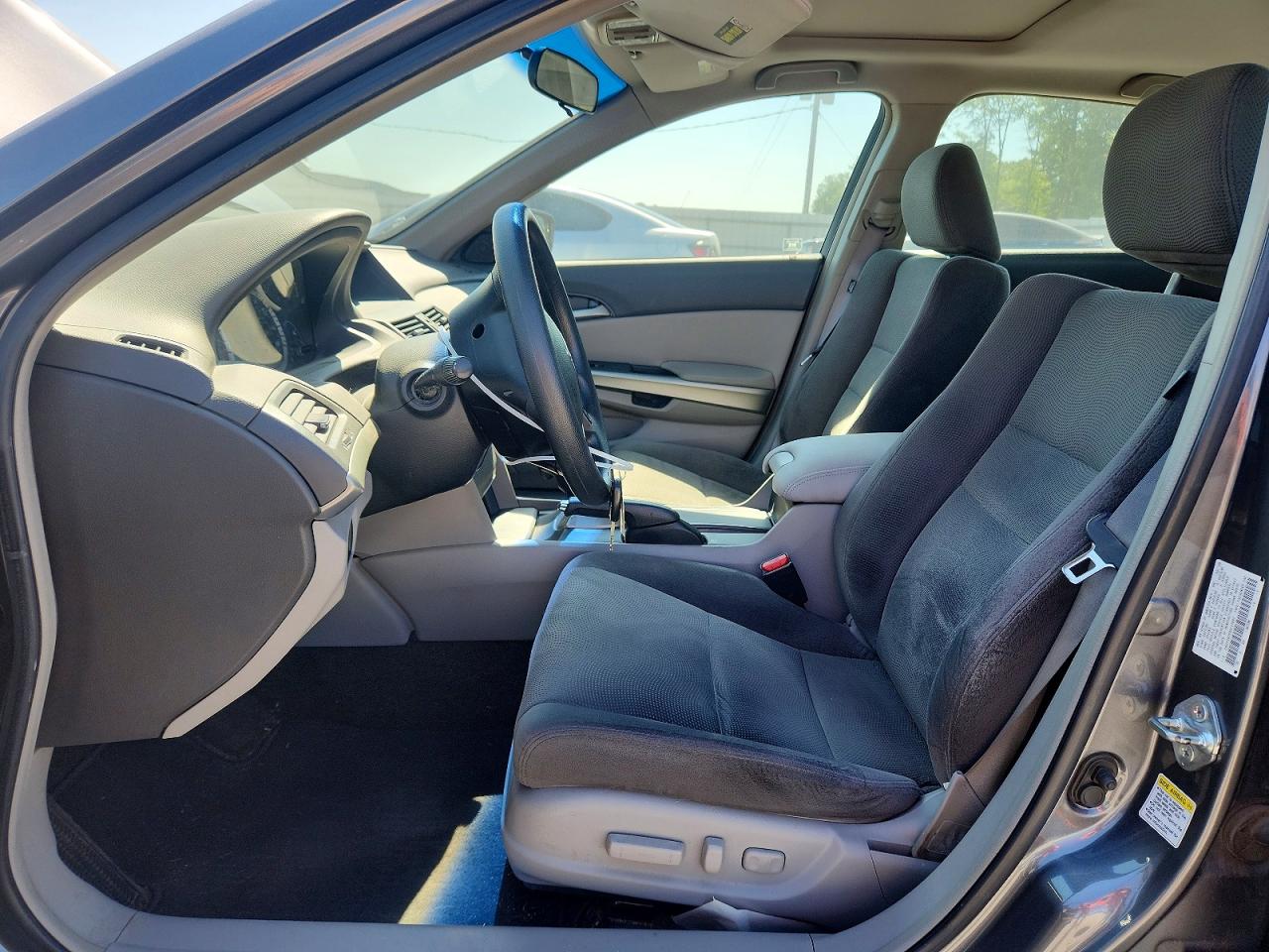 2009 Honda Accord Gray vin: 1HGCP26759A110687