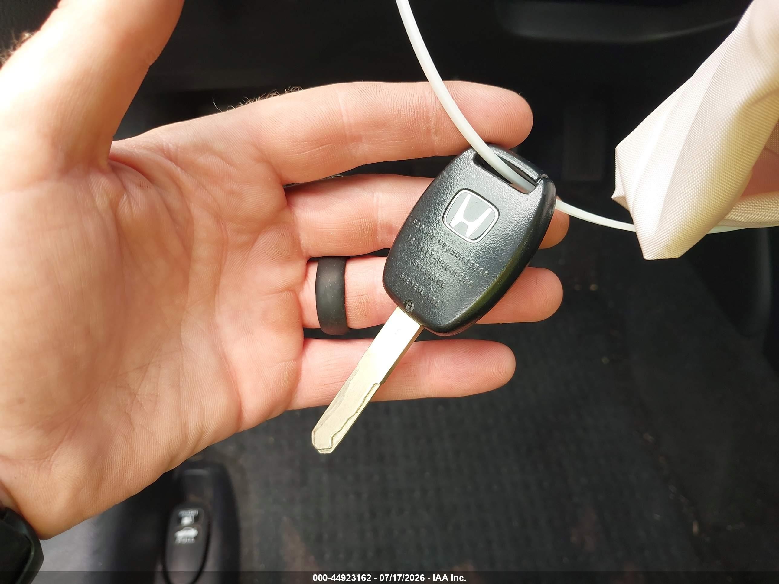 2009 Honda Accord 2.4 Ex Серебряный vin: 1HGCP26759A123844