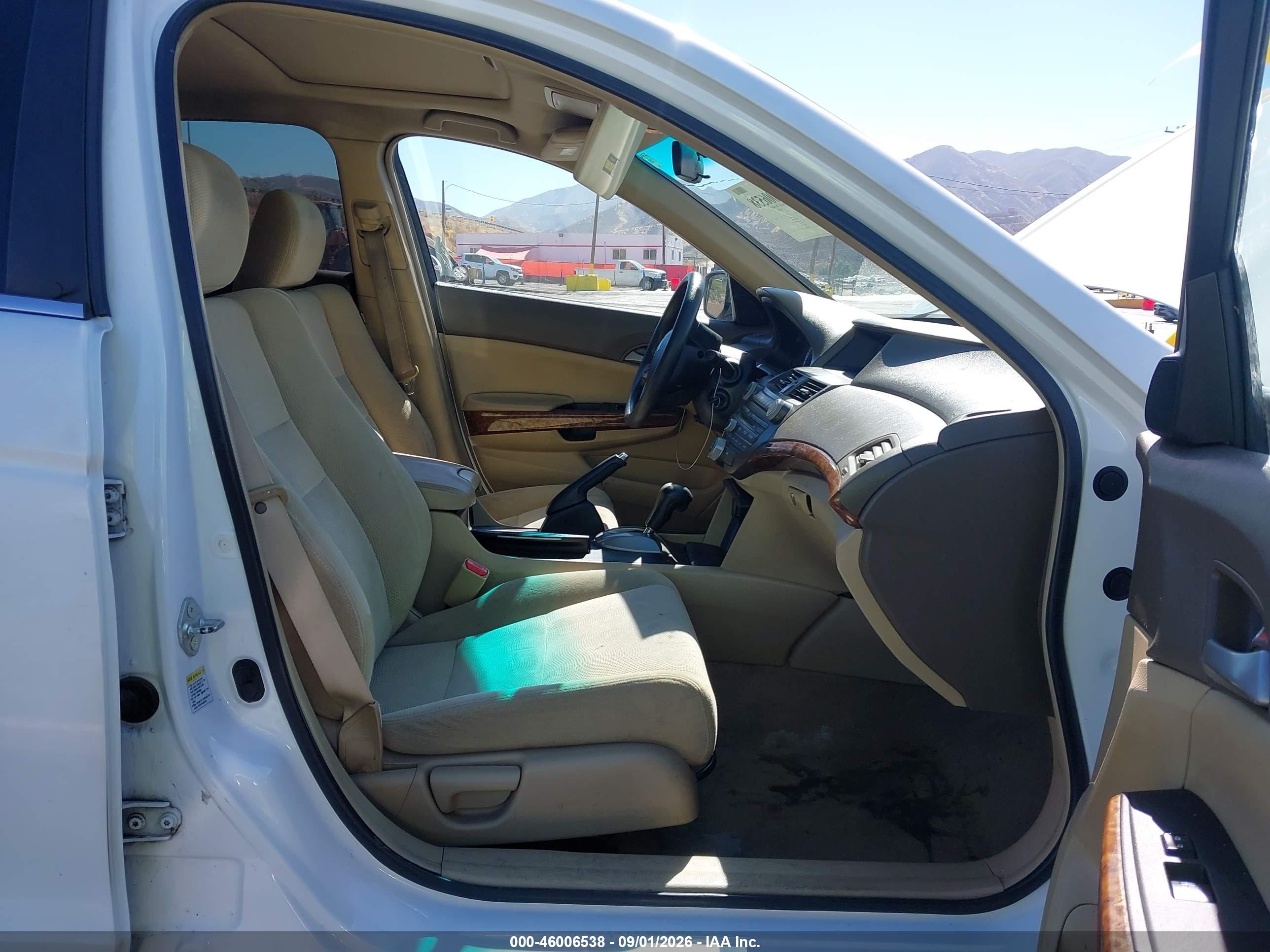 2009 Honda Accord 2.4 Ex White vin: 1HGCP26759A183025