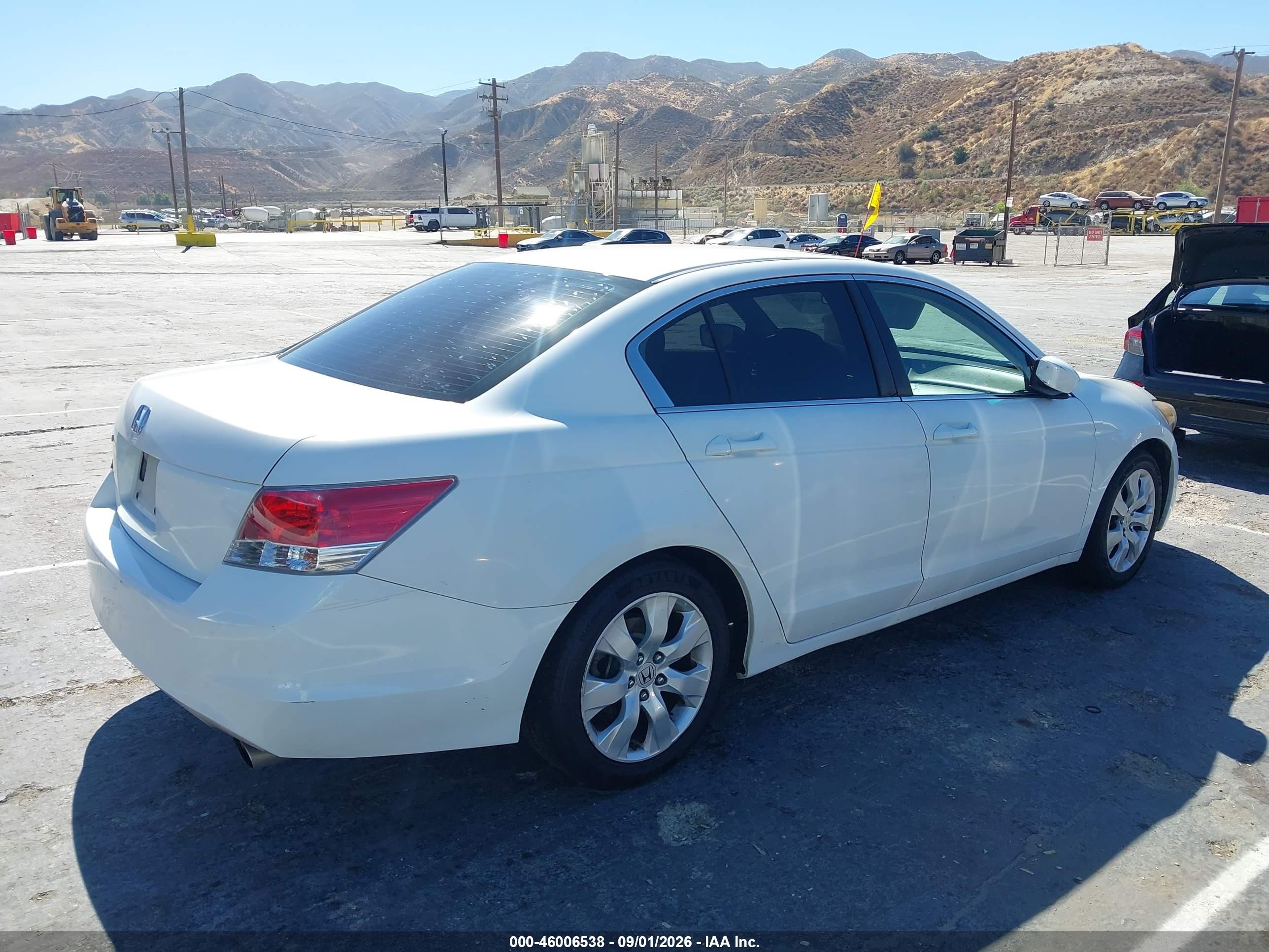 2009 Honda Accord 2.4 Ex White vin: 1HGCP26759A183025