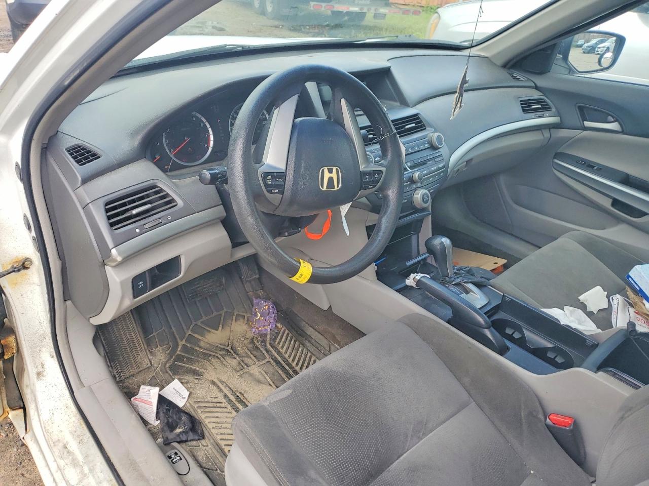 2008 Honda Accord White vin: 1HGCP26778A805669