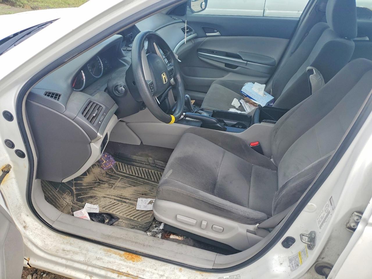 2008 Honda Accord White vin: 1HGCP26778A805669