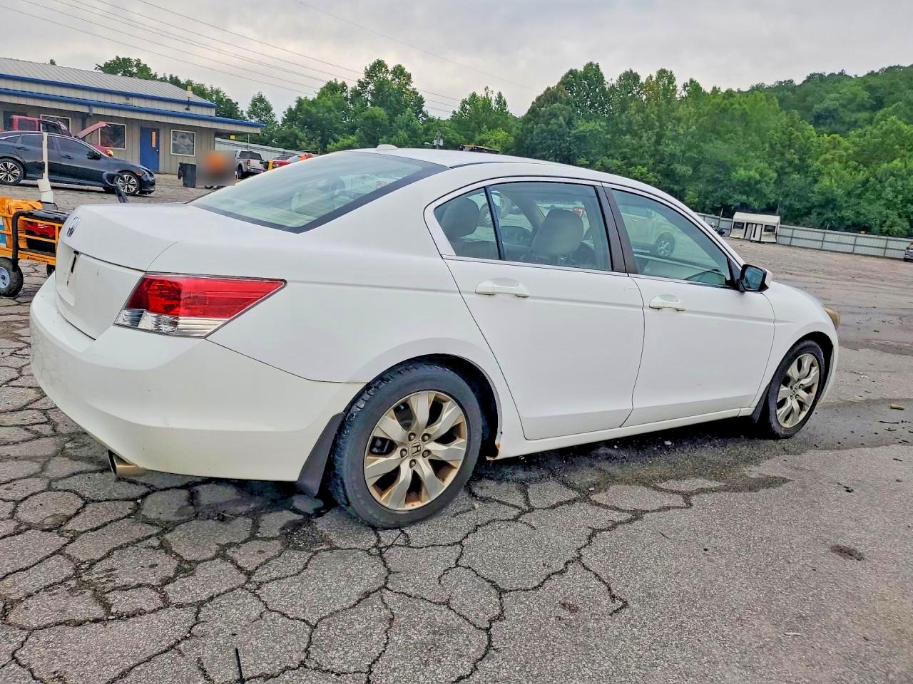 2008 Honda Accord Белый vin: 1HGCP26868A083541