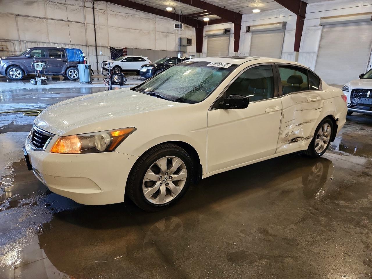 1HGCP26869A117754