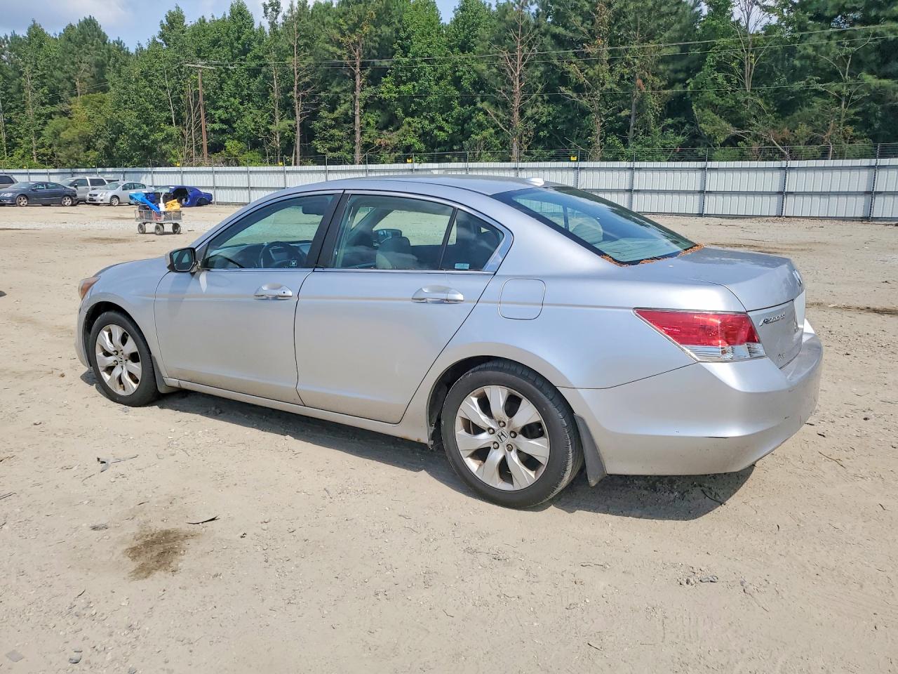 2009 Honda Accord Silver vin: 1HGCP26889A026176