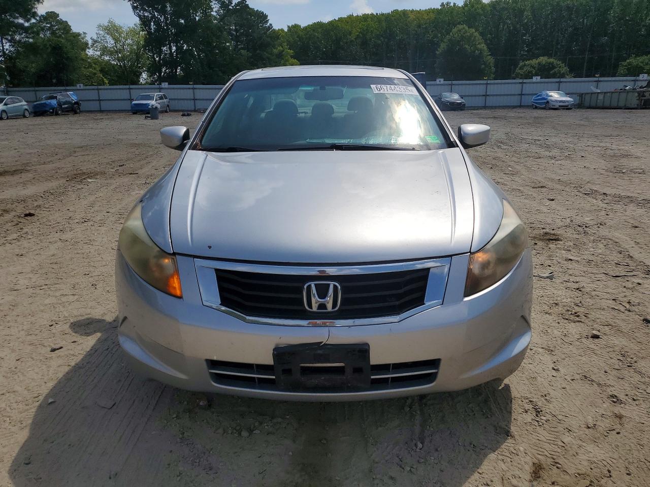 2009 Honda Accord Silver vin: 1HGCP26889A026176