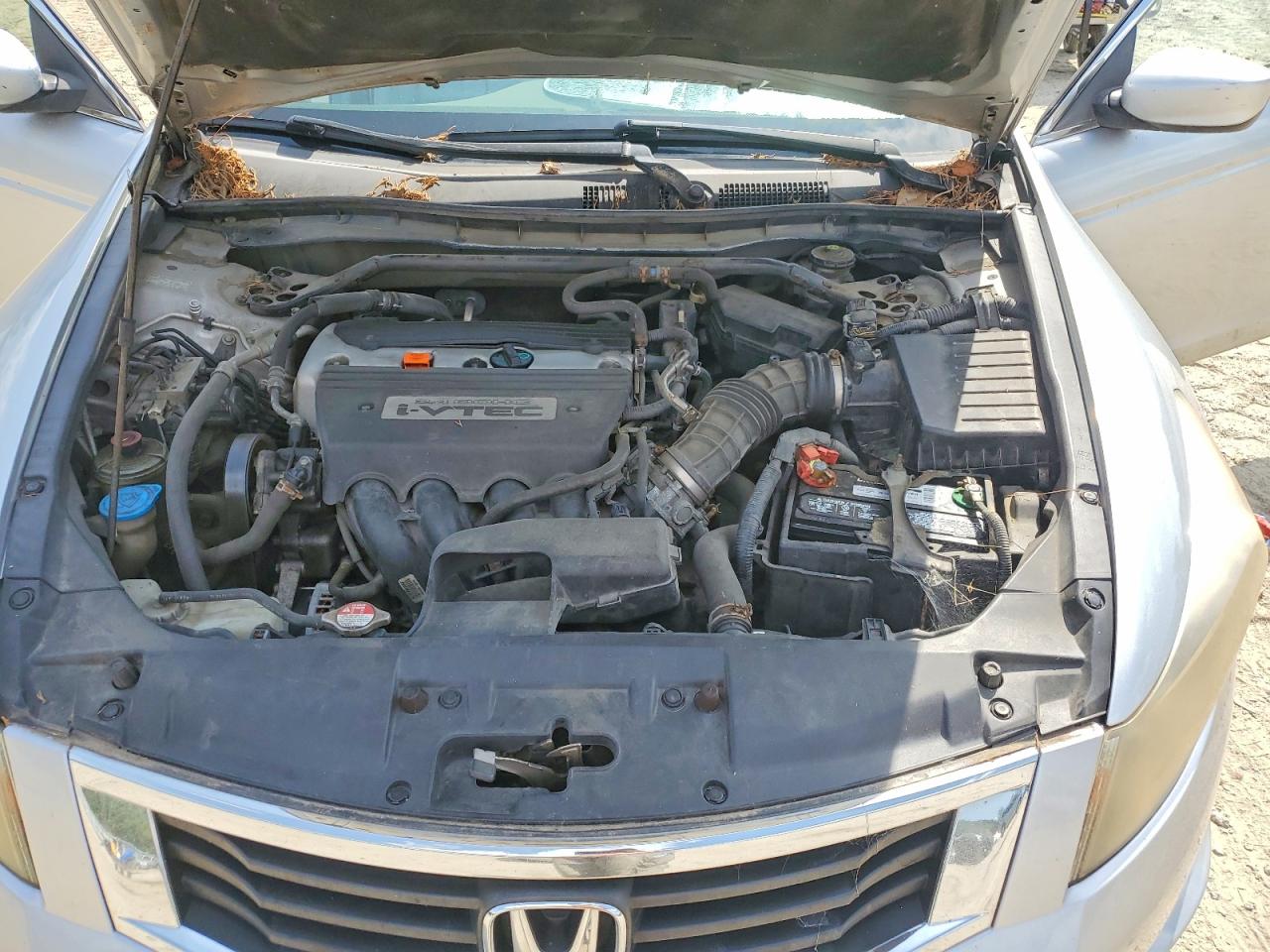 2009 Honda Accord Silver vin: 1HGCP26889A026176