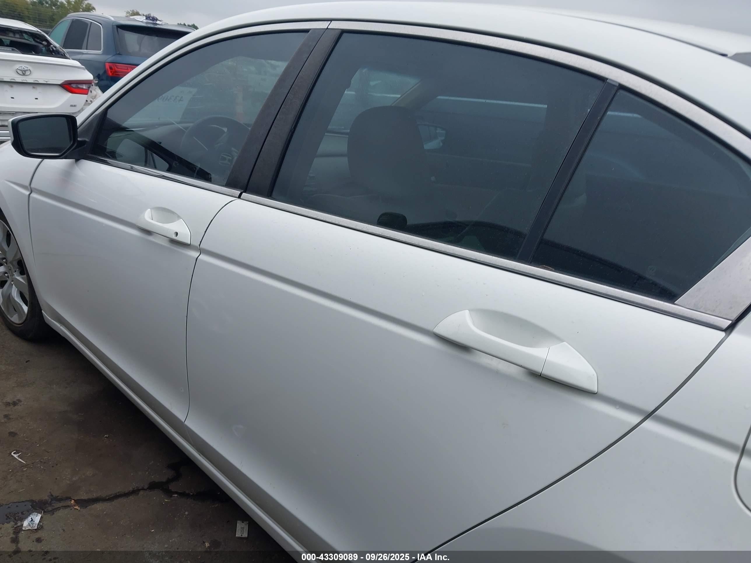 2009 Honda Accord 2.4 Ex-l White vin: 1HGCP26889A113995