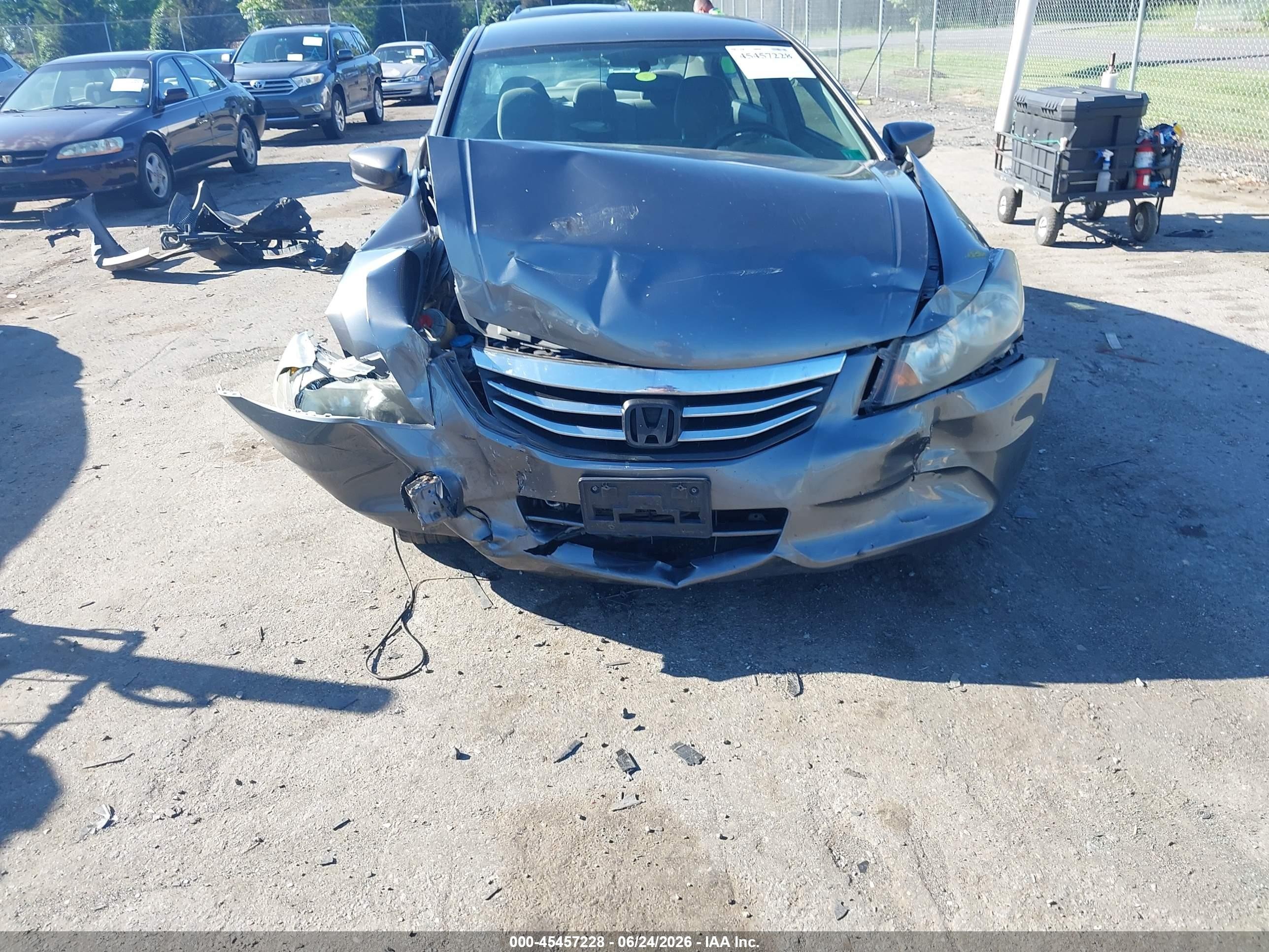 2011 Honda Accord 2.4 Lx Gray vin: 1HGCP2E38BA066267