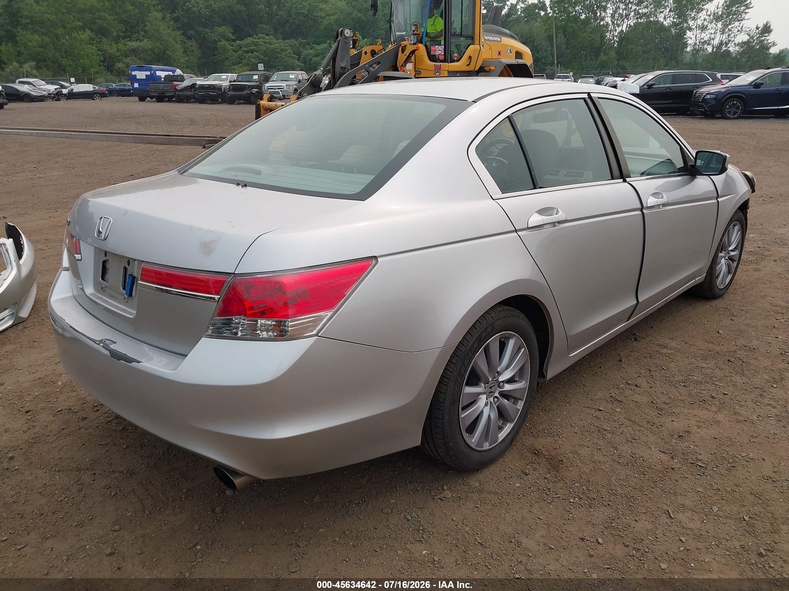 2011 Honda Accord 2.4 Ex Серебряный vin: 1HGCP2E71BA081728