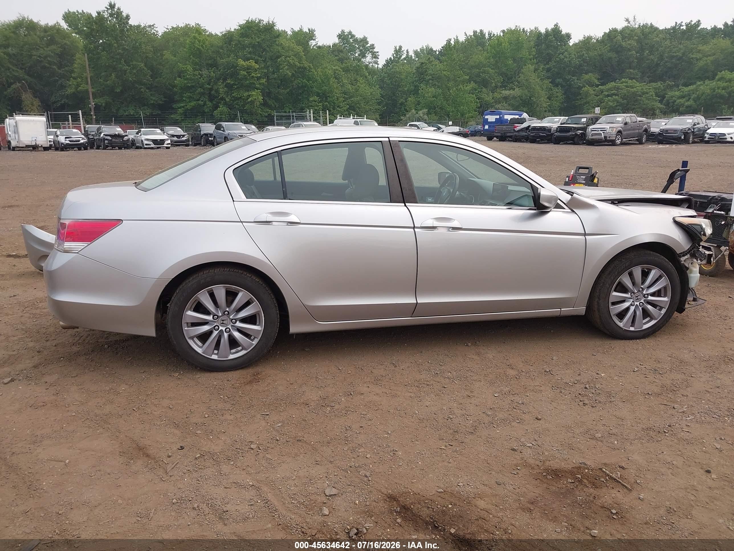 2011 Honda Accord 2.4 Ex Серебряный vin: 1HGCP2E71BA081728