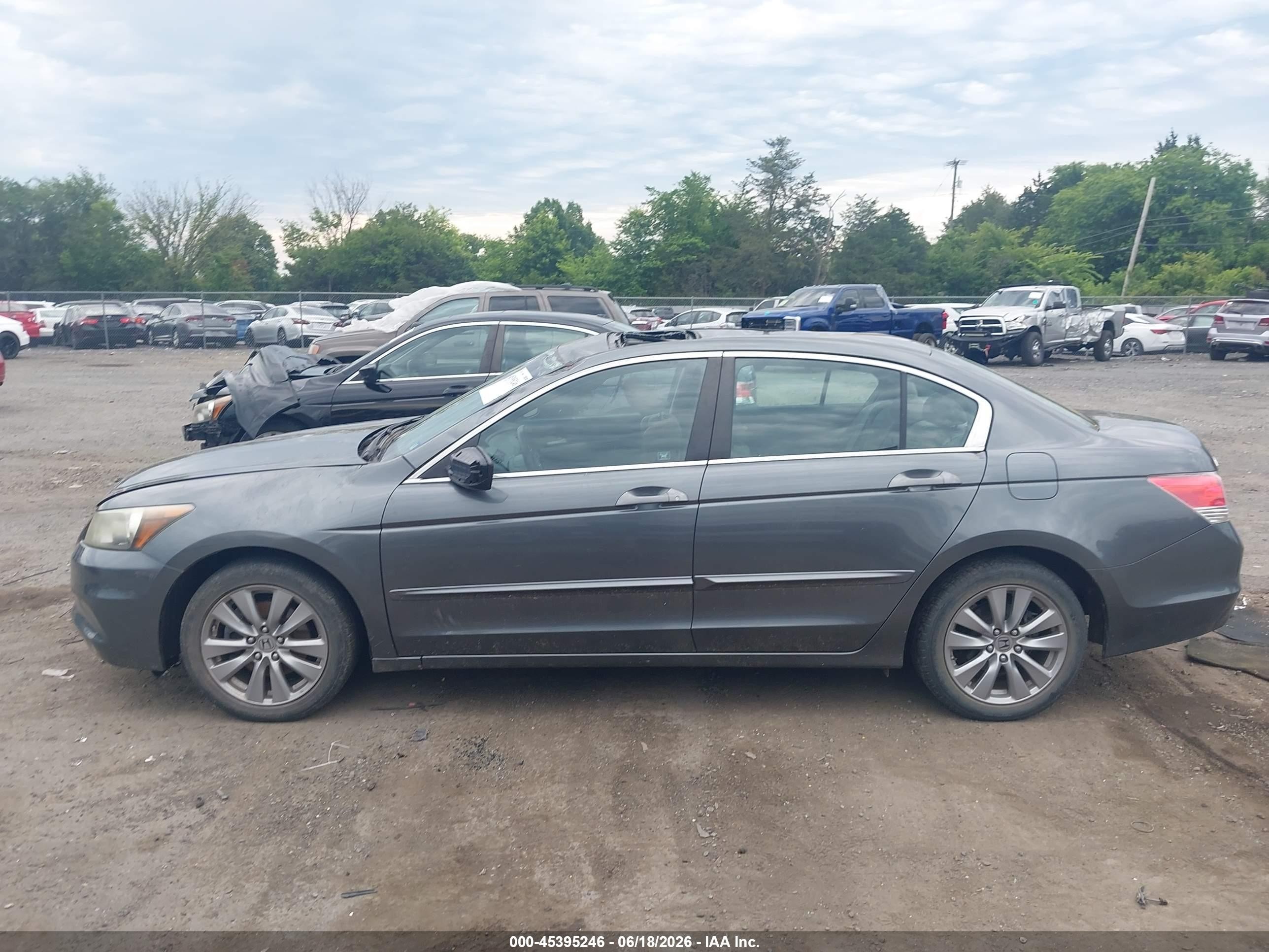 2011 Honda Accord 2.4 Ex Gray vin: 1HGCP2E73BA157613
