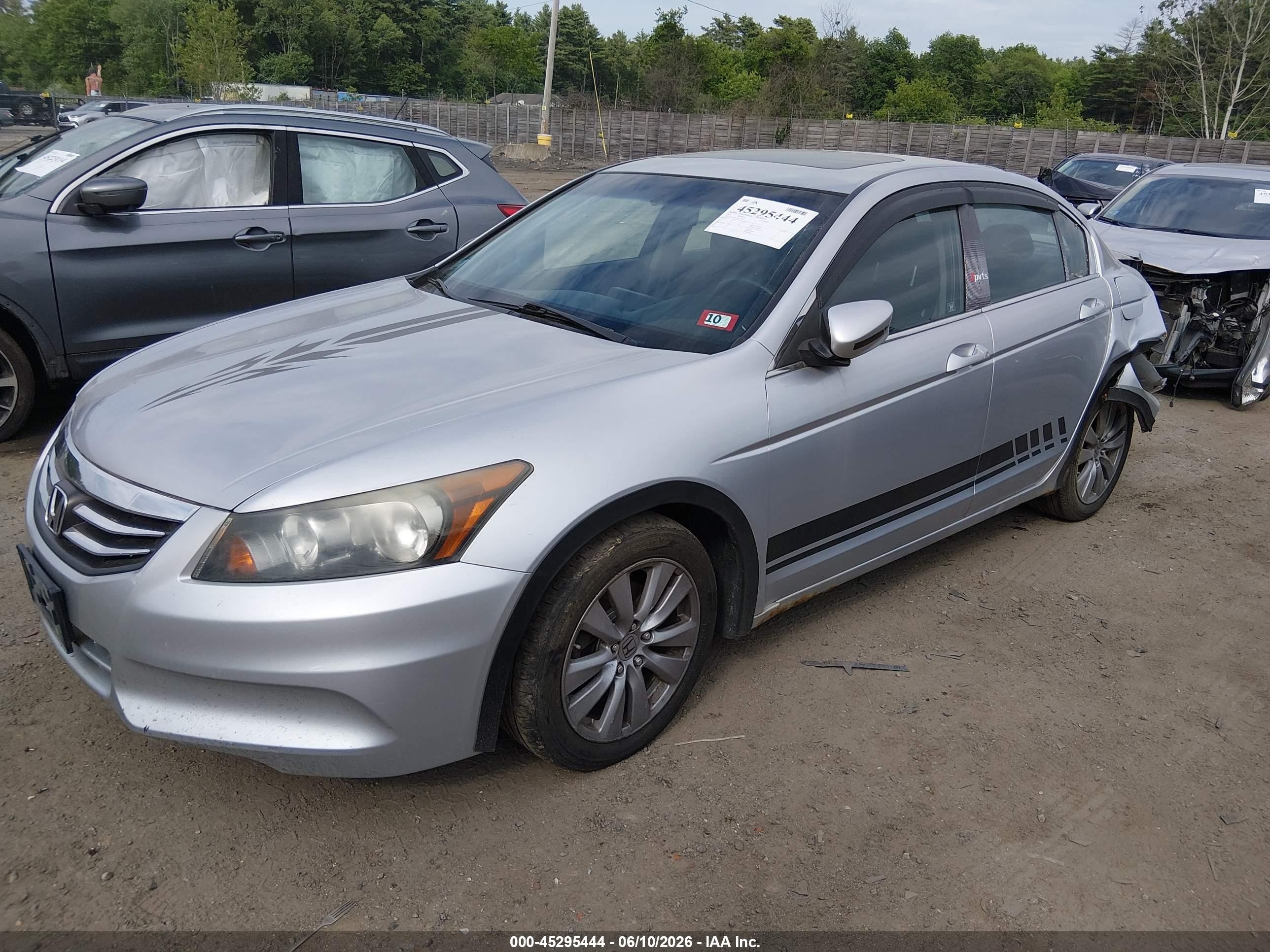 2011 Honda Accord 2.4 Ex Silver vin: 1HGCP2E7XBA157608