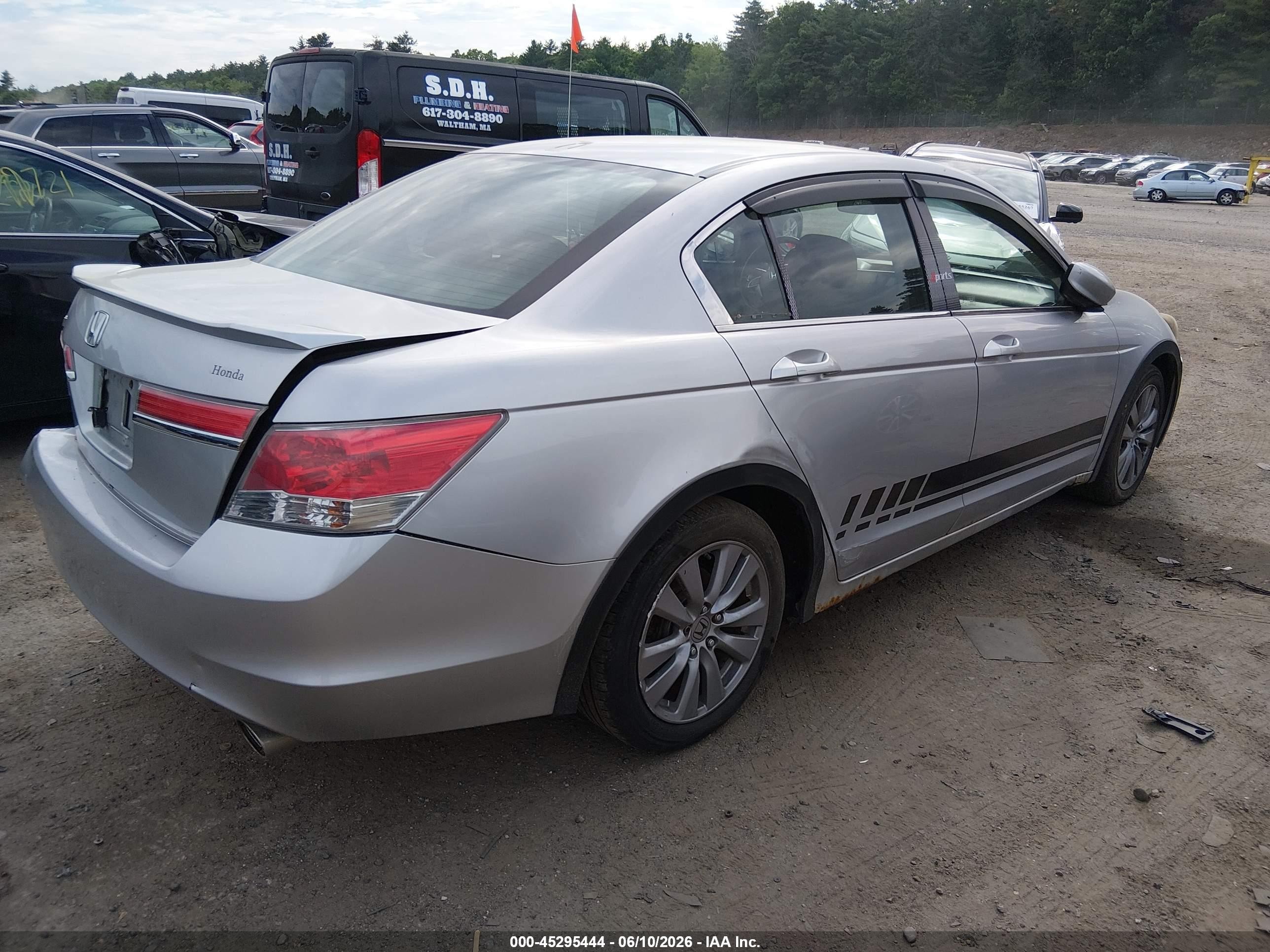 2011 Honda Accord 2.4 Ex Silver vin: 1HGCP2E7XBA157608