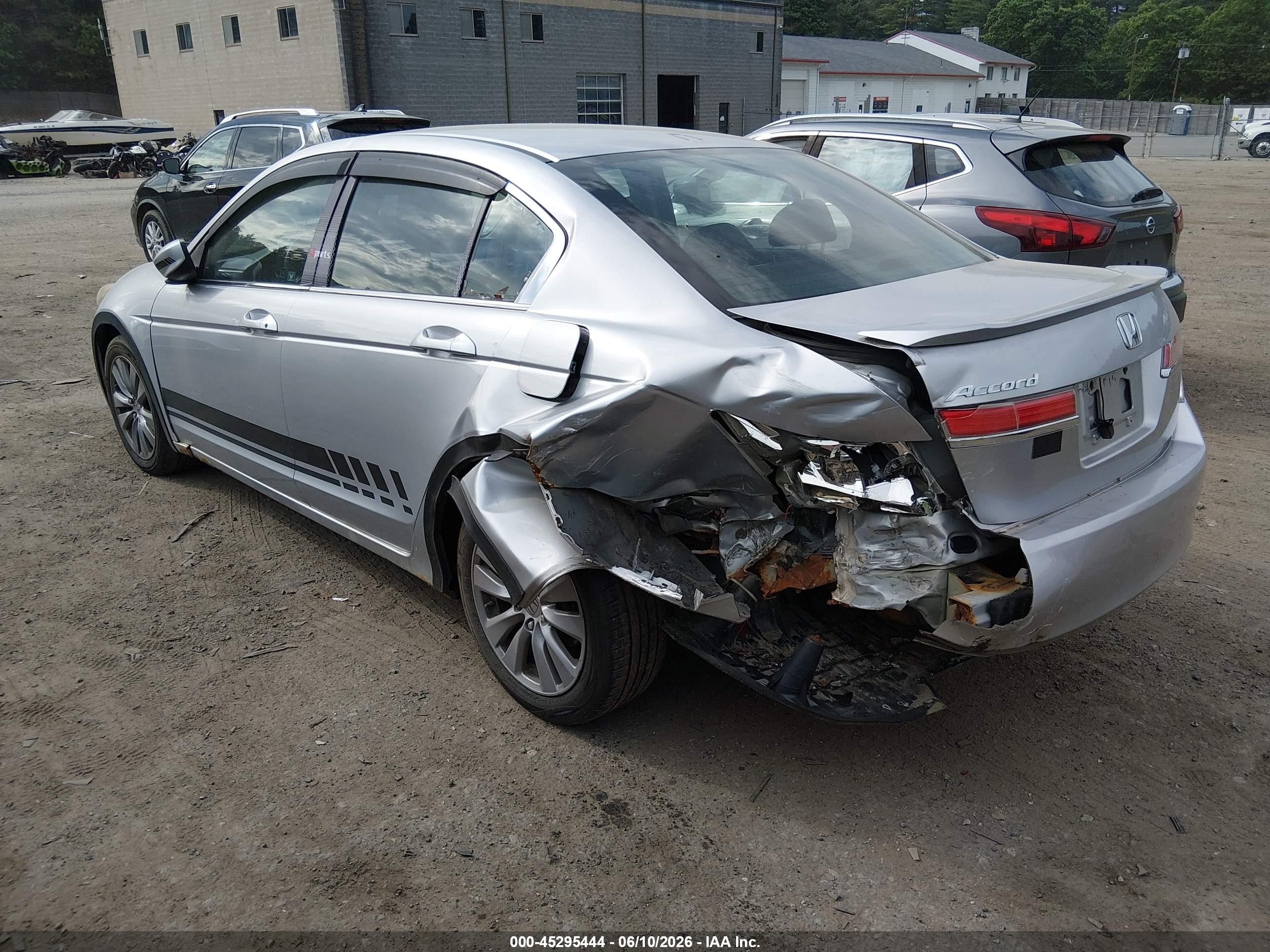 2011 Honda Accord 2.4 Ex Silver vin: 1HGCP2E7XBA157608
