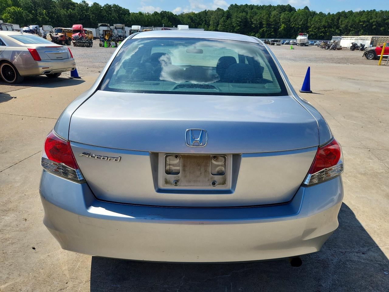 2010 Honda Accord Lx Silver vin: 1HGCP2F30AA081519