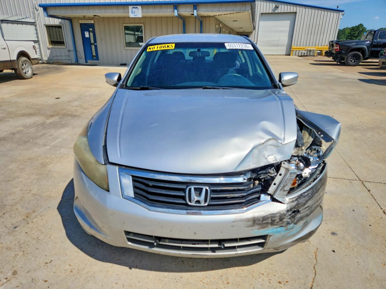 2010 Honda Accord Lx Silver vin: 1HGCP2F30AA081519
