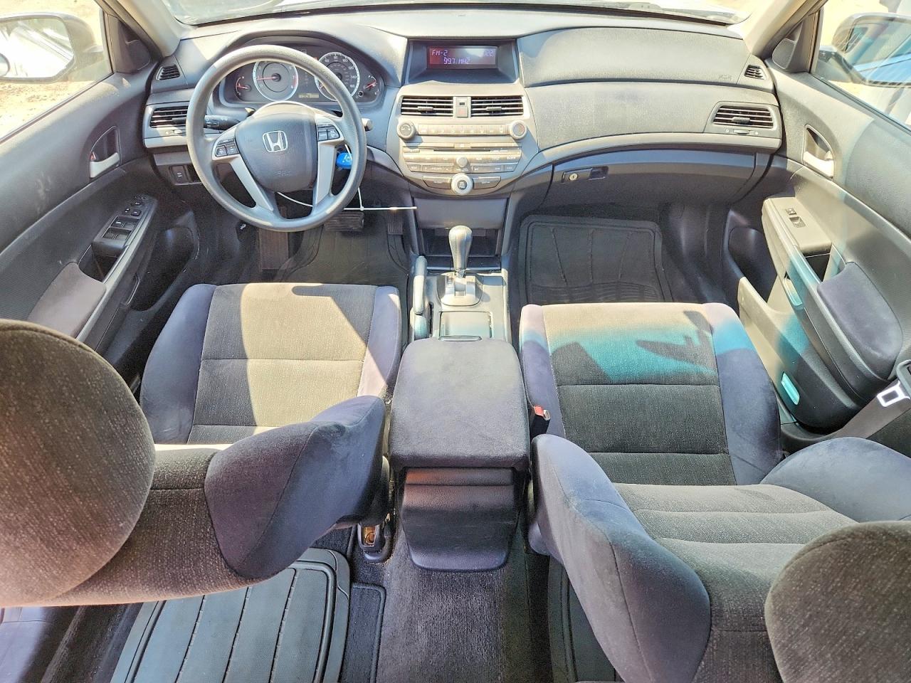 2010 Honda Accord Lx Silver vin: 1HGCP2F30AA081519