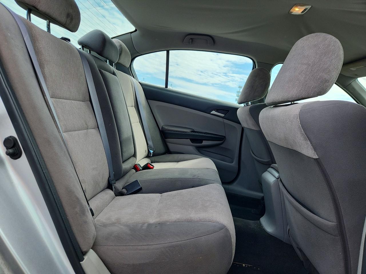 2010 Honda Accord Lx Silver vin: 1HGCP2F30AA149771