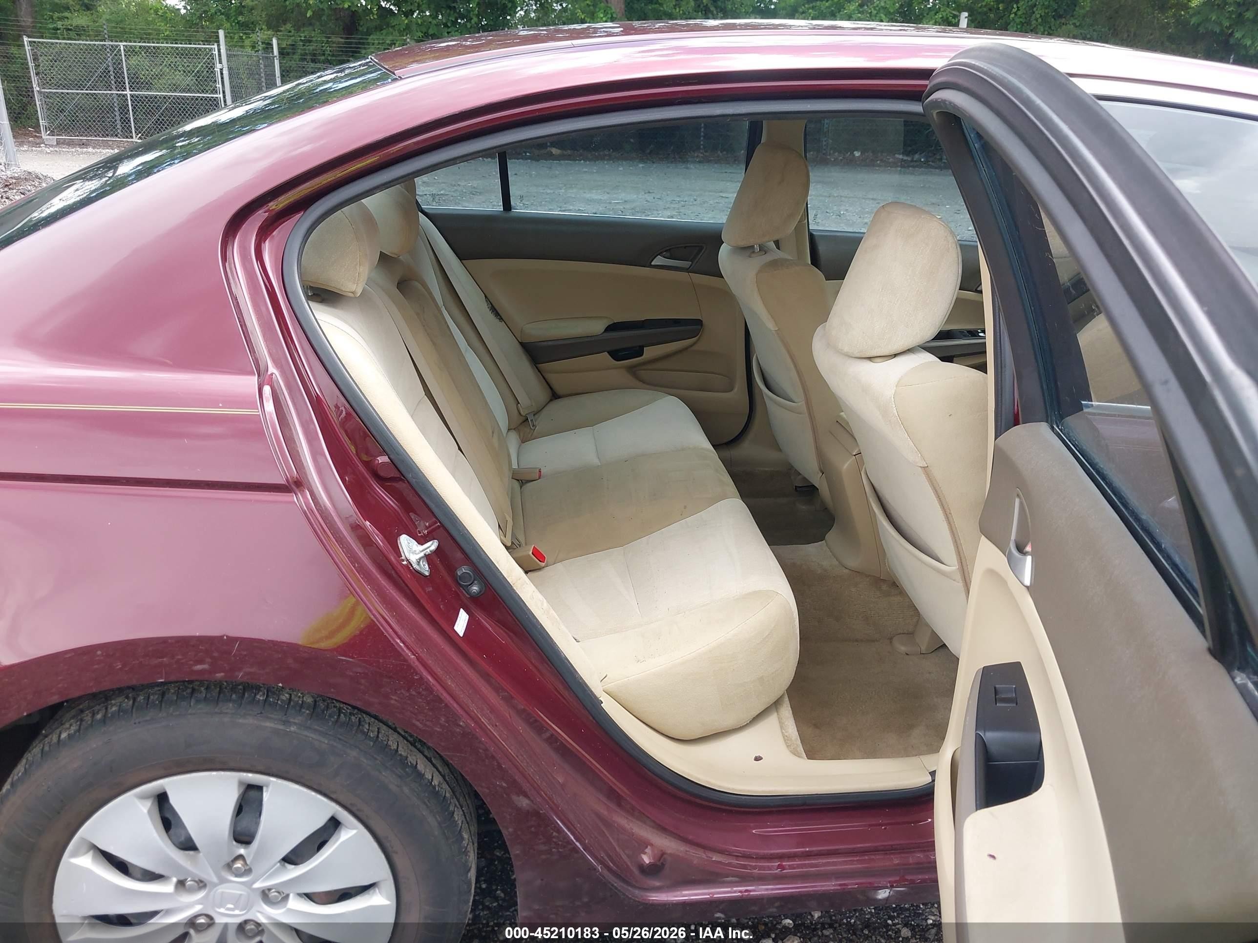 2010 Honda Accord 2.4 Lx Red vin: 1HGCP2F30AA171155