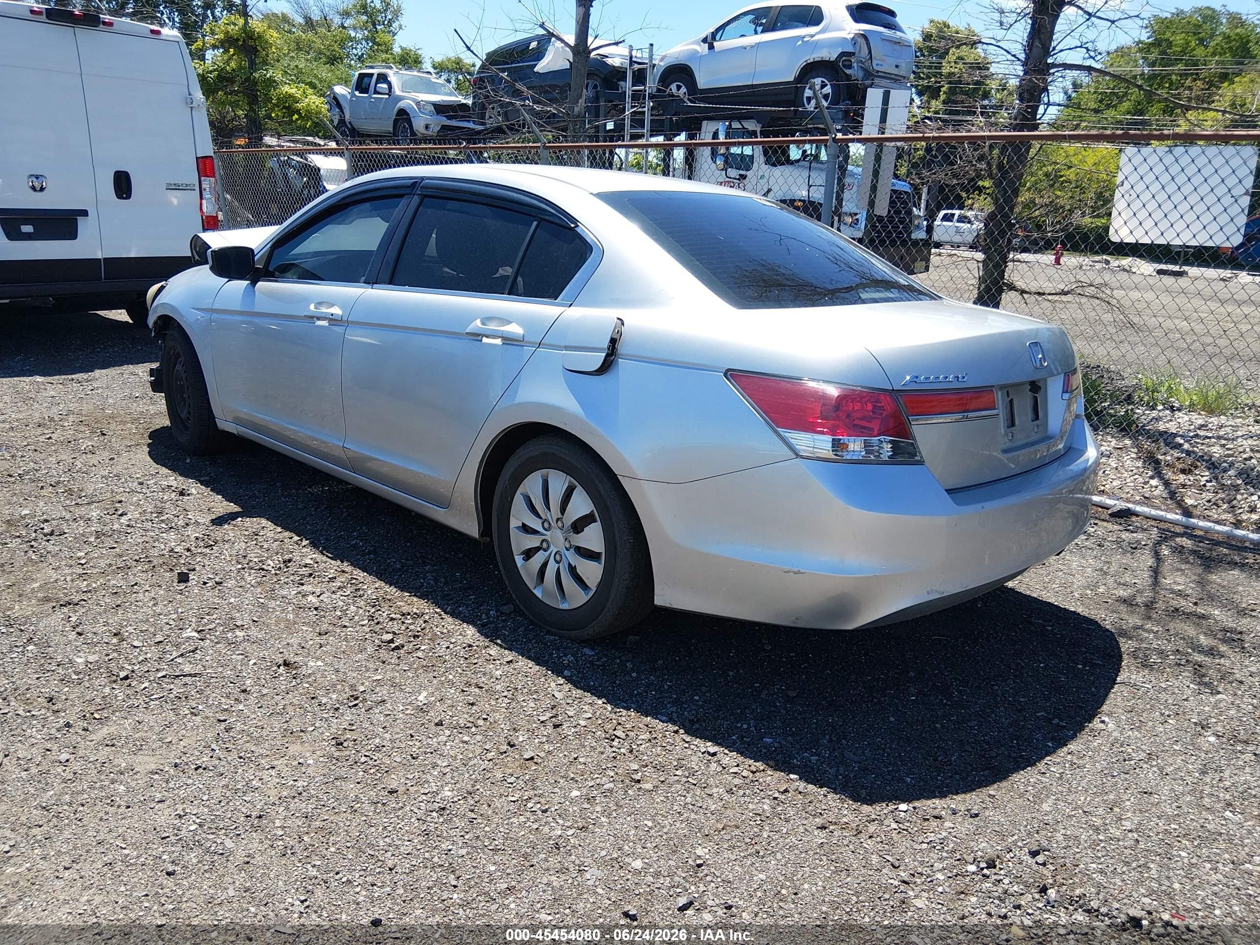 2011 Honda Accord 2.4 Lx Silver vin: 1HGCP2F30BA071056