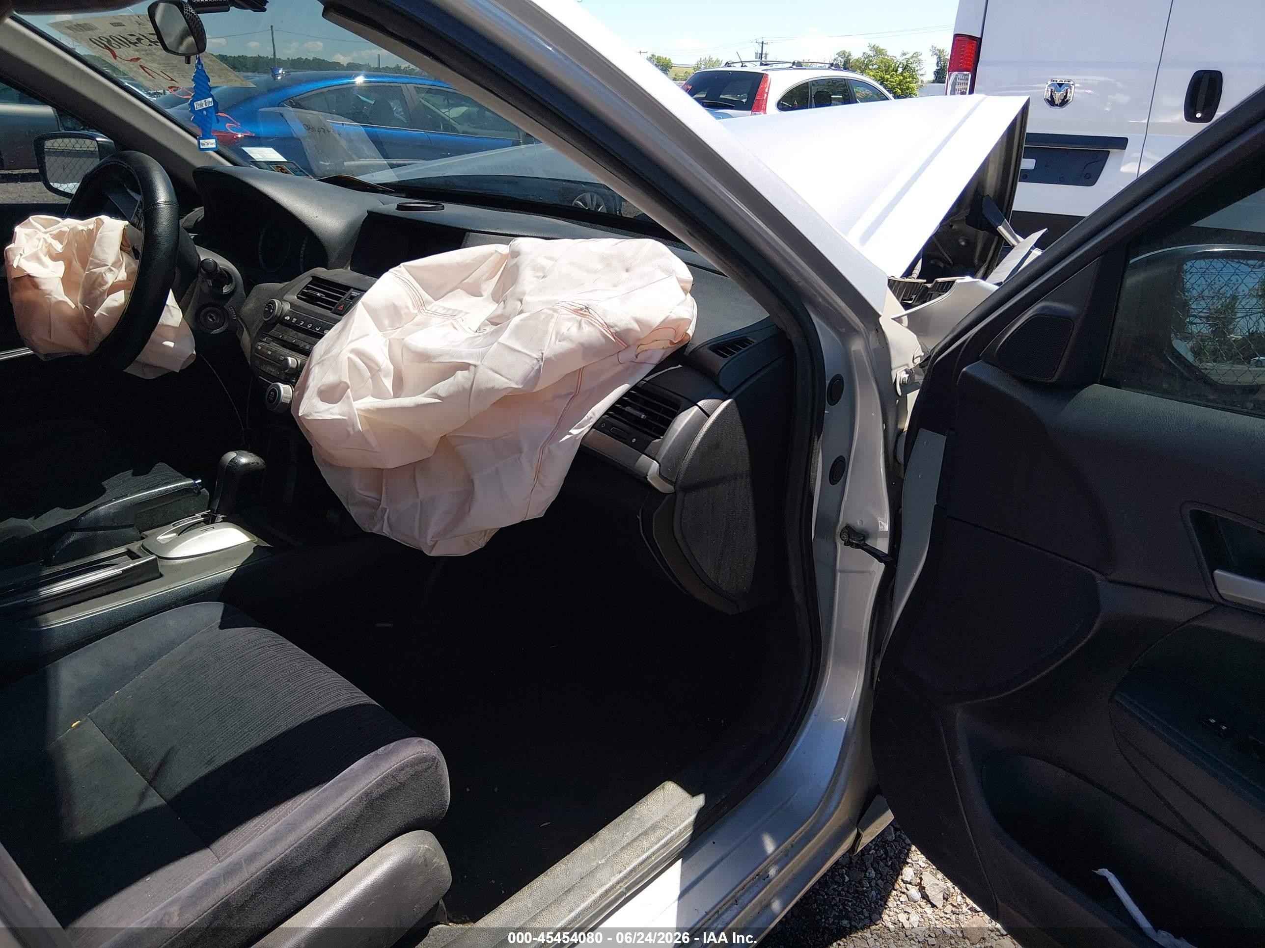 2011 Honda Accord 2.4 Lx Silver vin: 1HGCP2F30BA071056