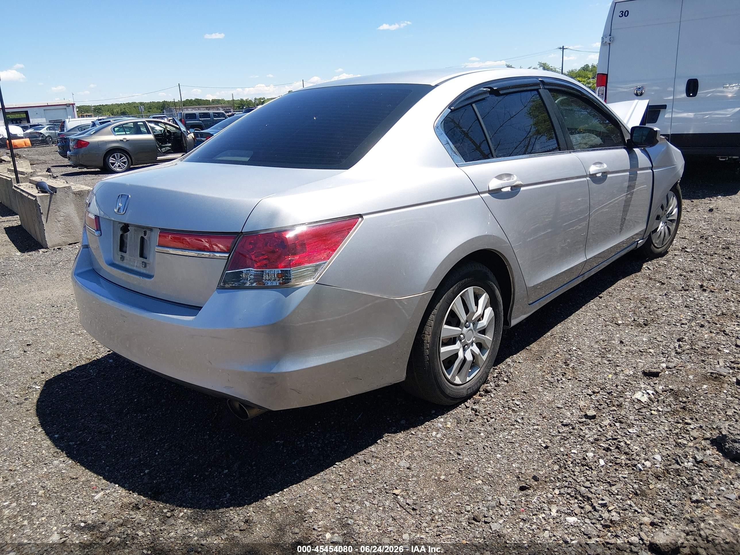 2011 Honda Accord 2.4 Lx Silver vin: 1HGCP2F30BA071056