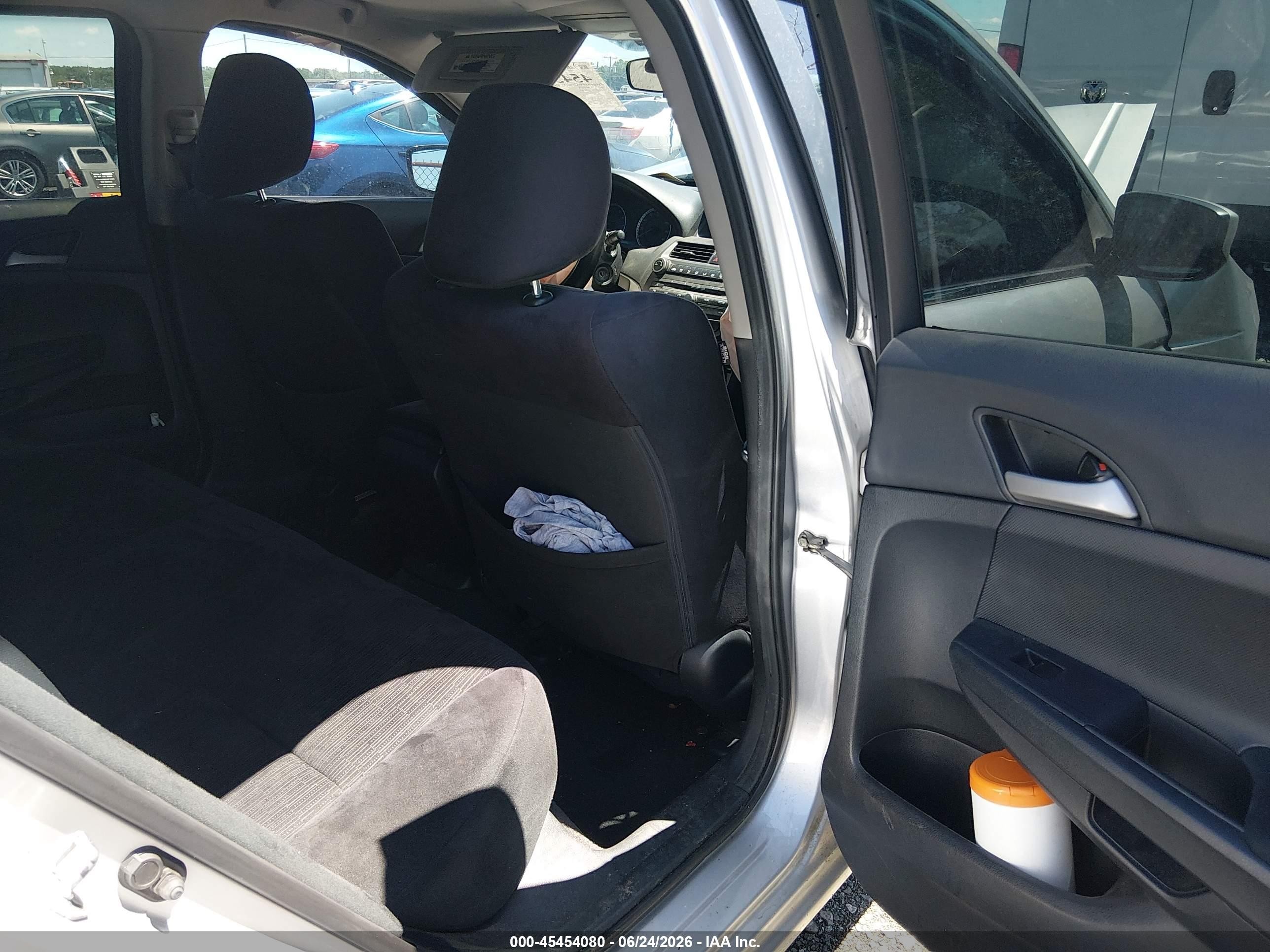 2011 Honda Accord 2.4 Lx Silver vin: 1HGCP2F30BA071056