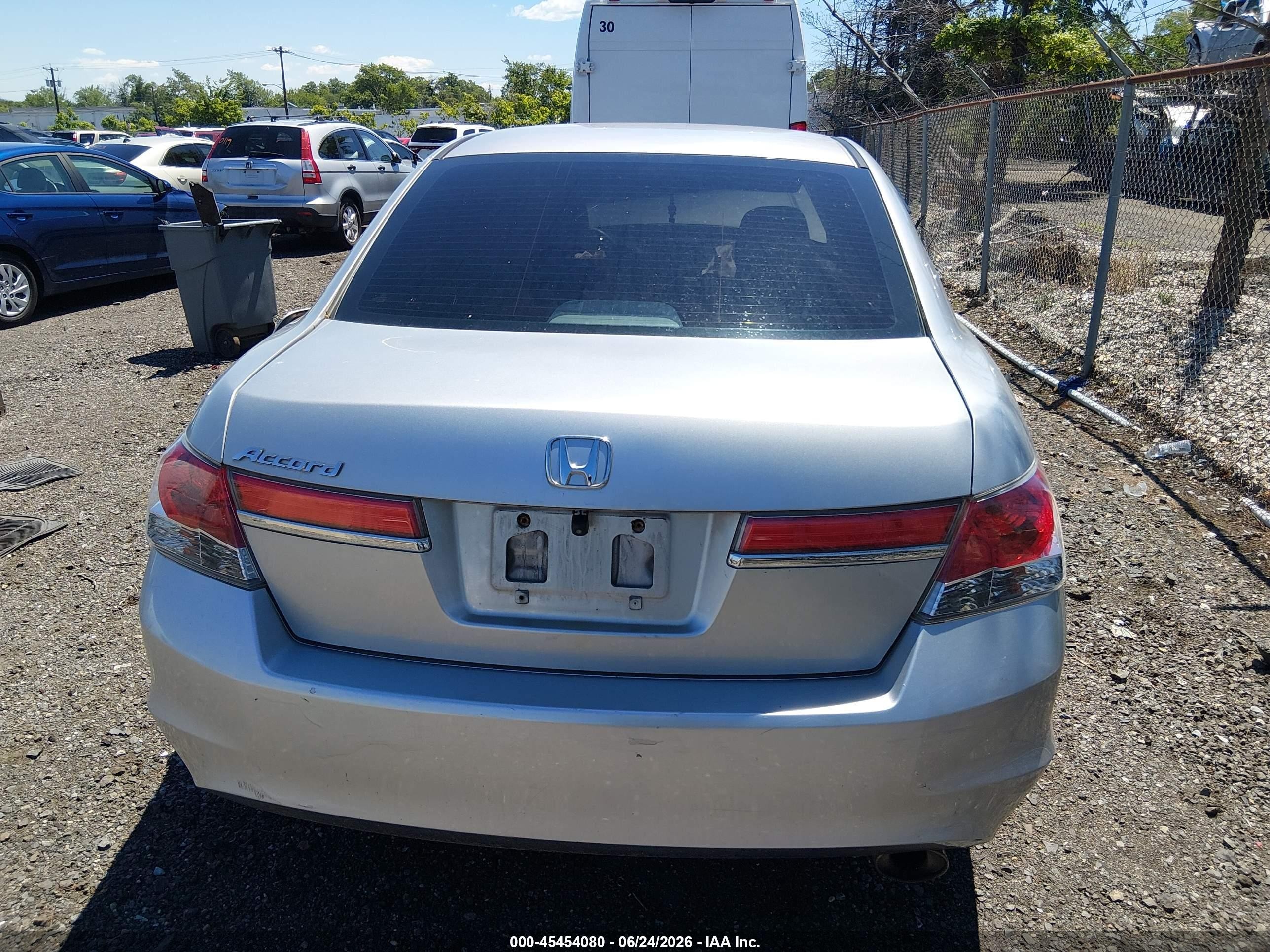 2011 Honda Accord 2.4 Lx Silver vin: 1HGCP2F30BA071056