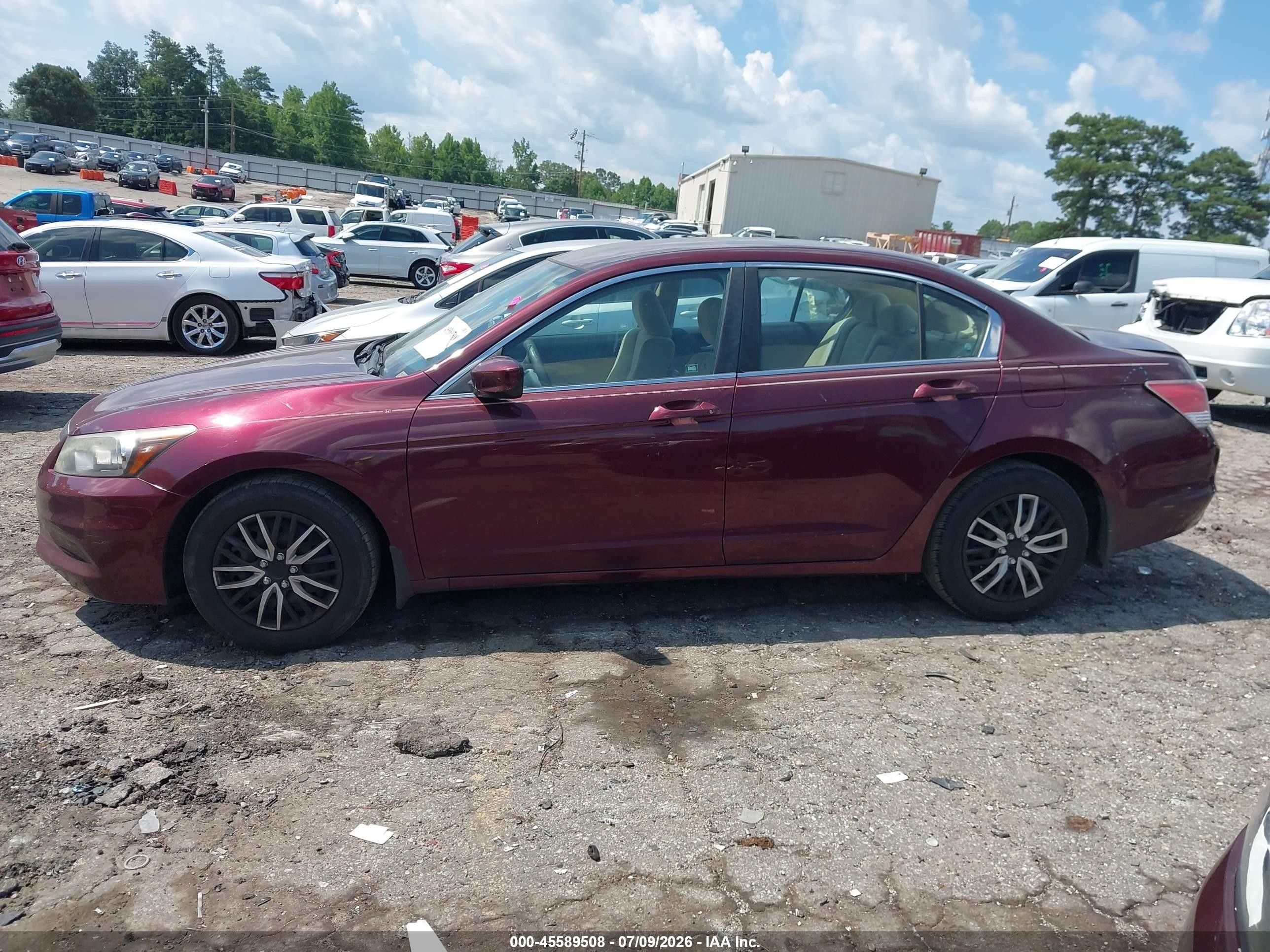 2011 Honda Accord 2.4 Lx Темно-бордовый vin: 1HGCP2F30BA104573