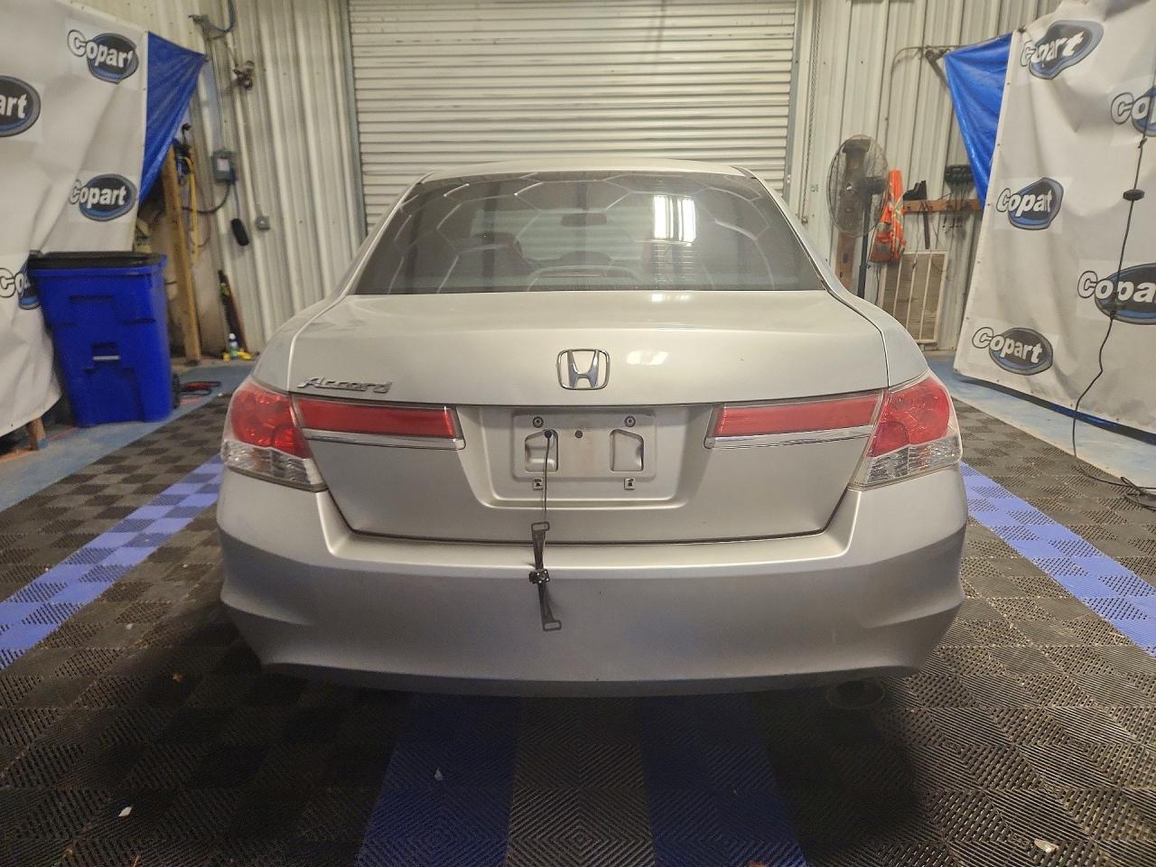 2012 Honda Accord Lx Silver vin: 1HGCP2F30CA073326