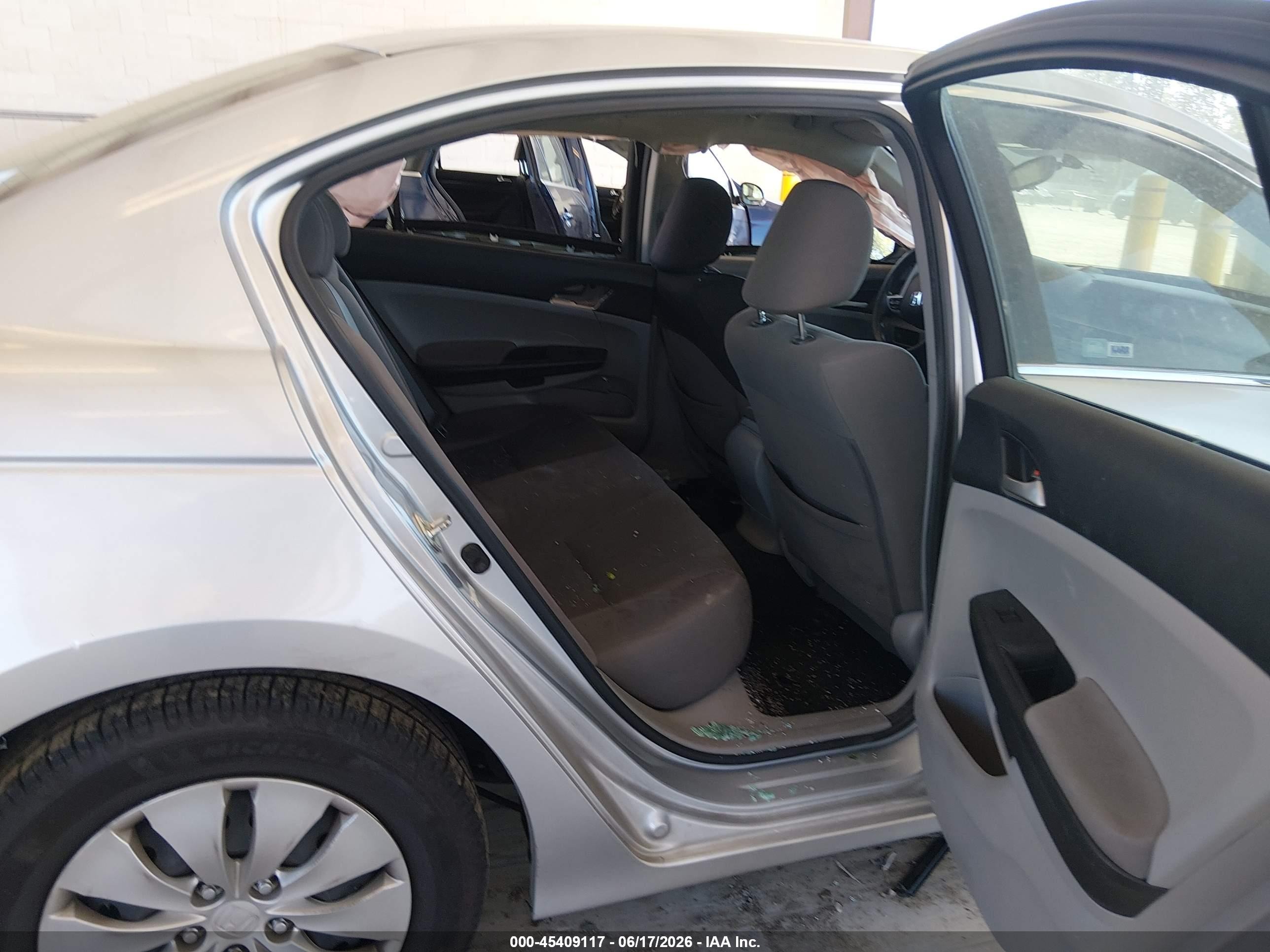 2012 Honda Accord 2.4 Lx Silver vin: 1HGCP2F30CA230479