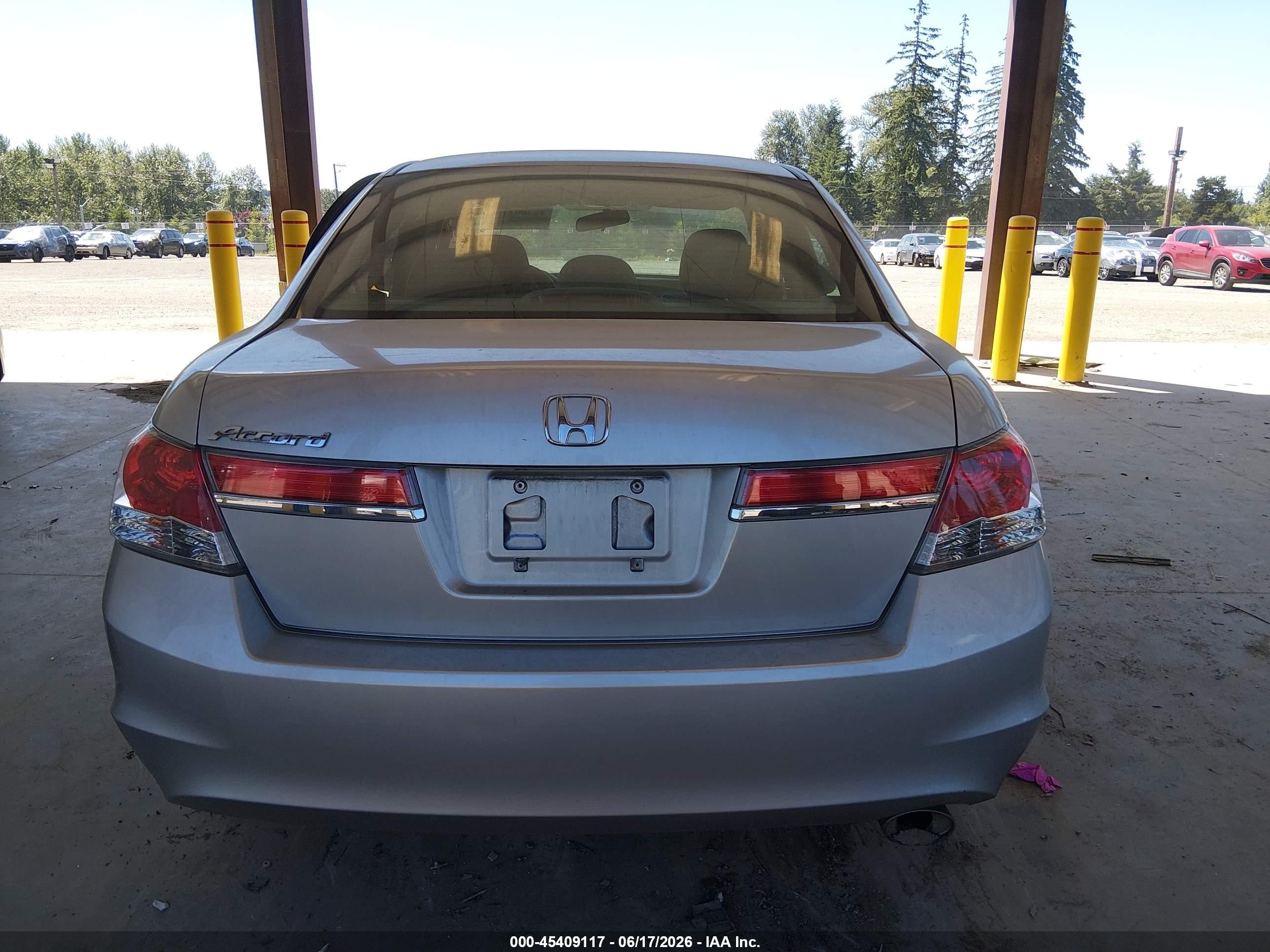 2012 Honda Accord 2.4 Lx Silver vin: 1HGCP2F30CA230479