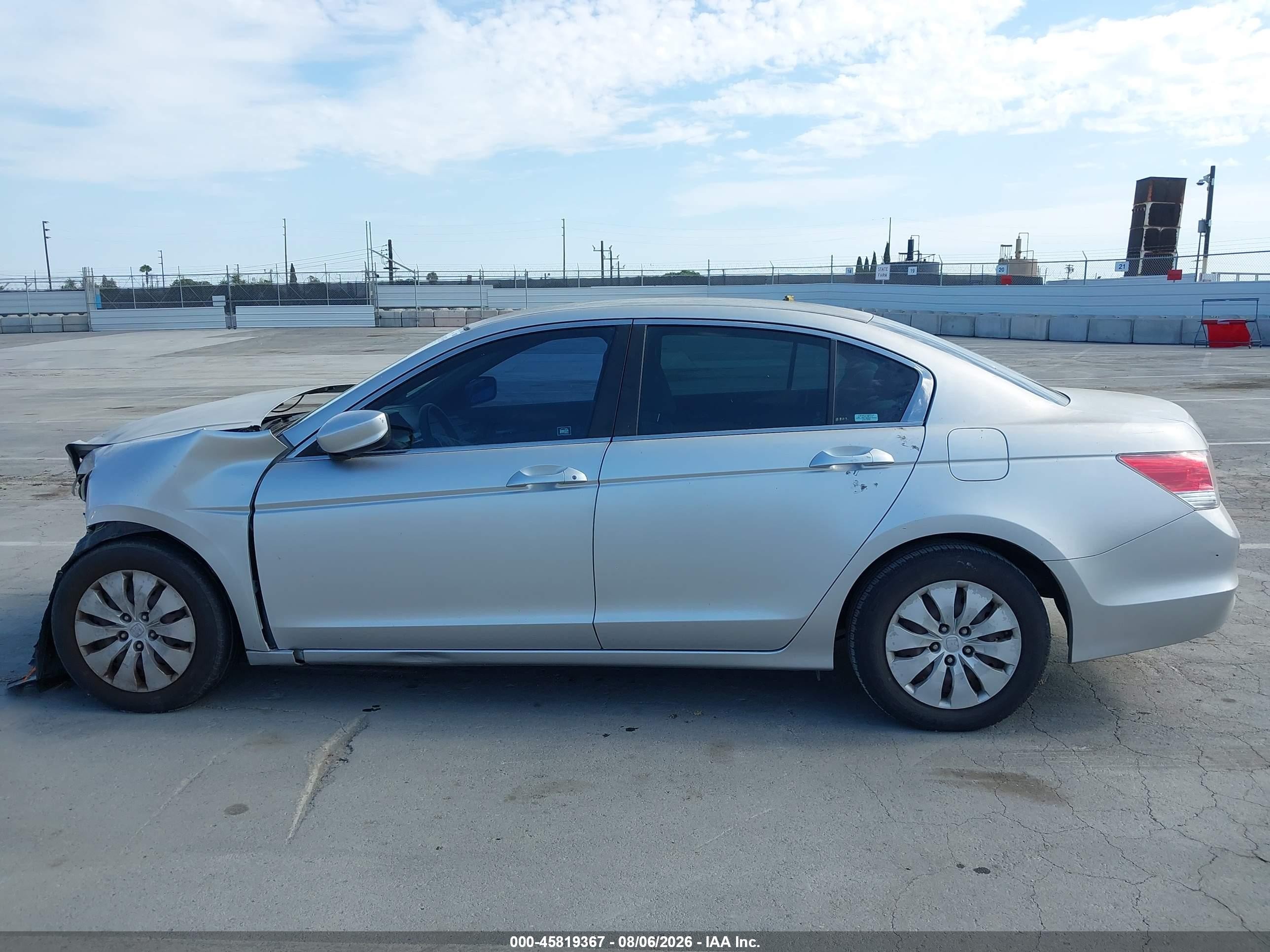 2010 Honda Accord 2.4 Lx Silver vin: 1HGCP2F31AA121459