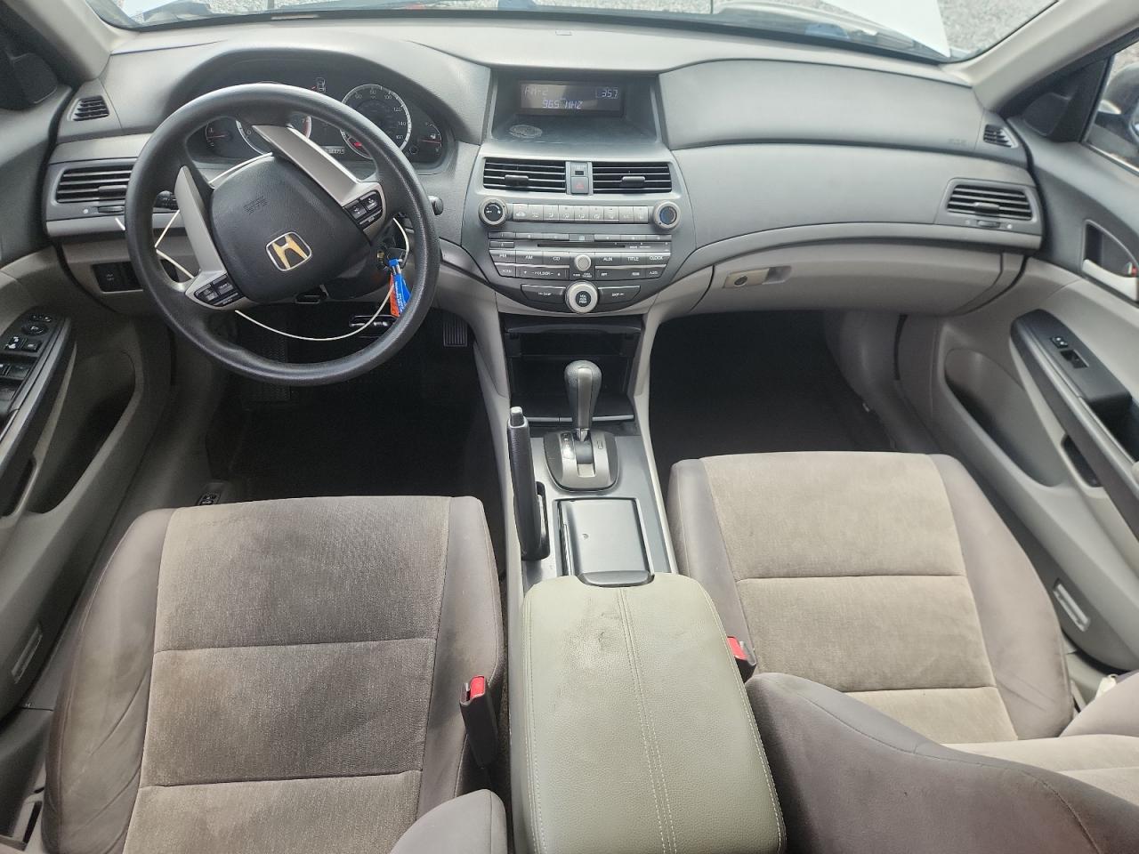 2010 Honda Accord Lx Silver vin: 1HGCP2F31AA190300