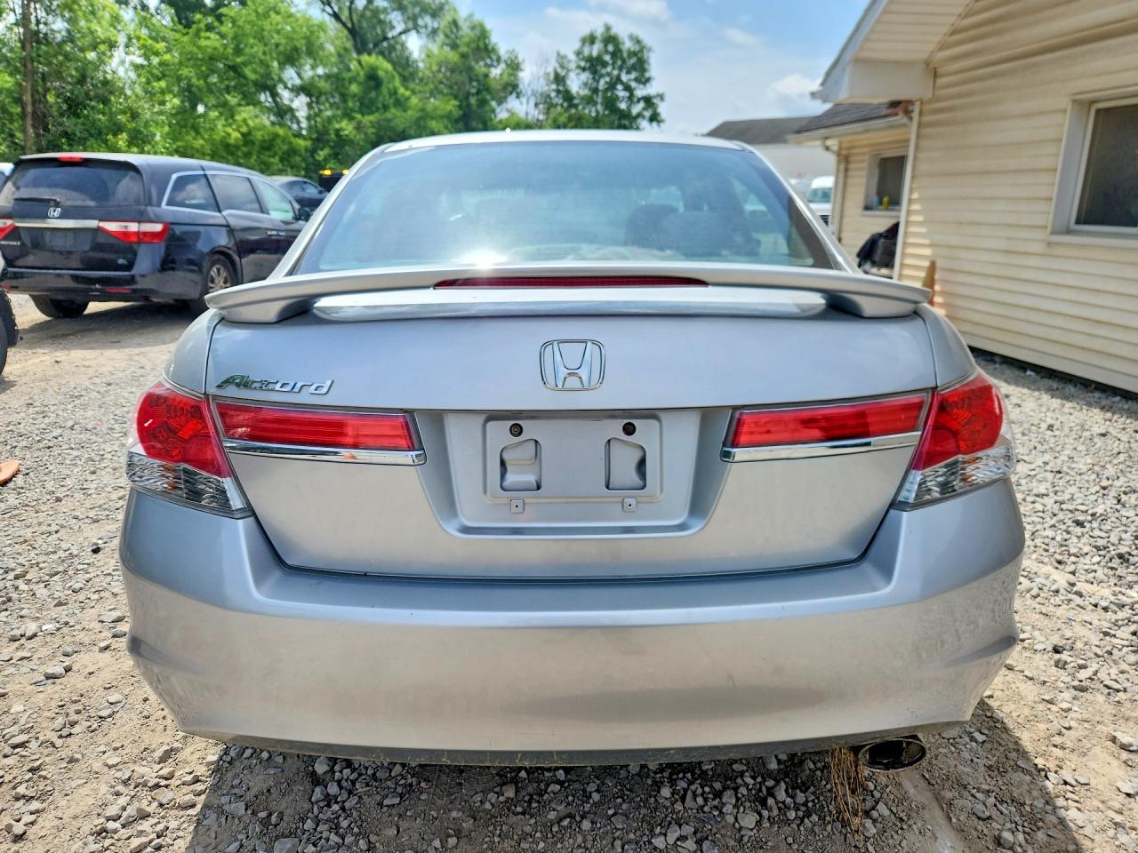 2011 Honda Accord Lx Silver vin: 1HGCP2F31BA016728