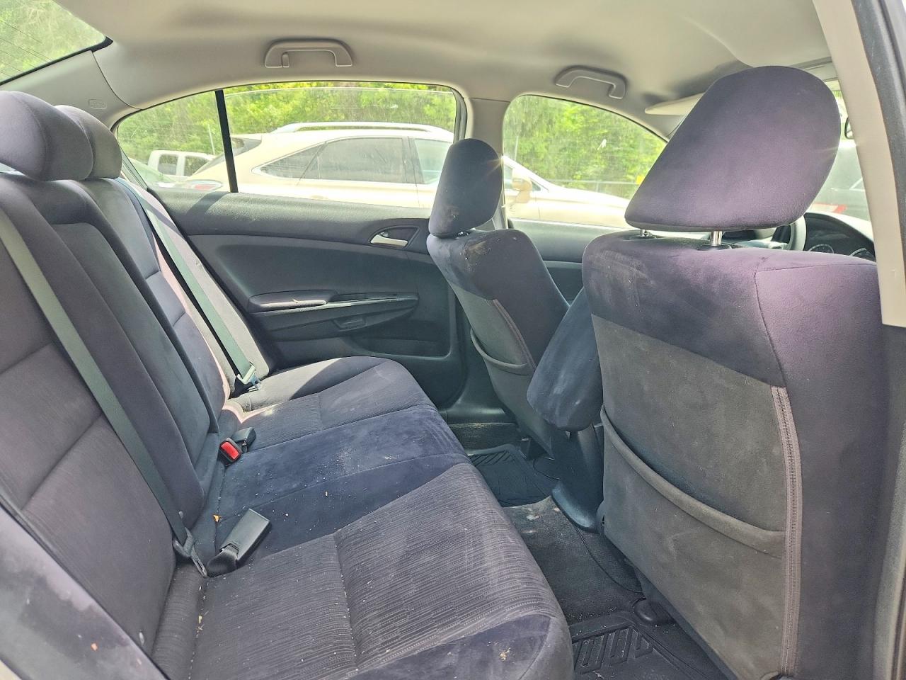 2011 Honda Accord Lx Silver vin: 1HGCP2F31BA016728