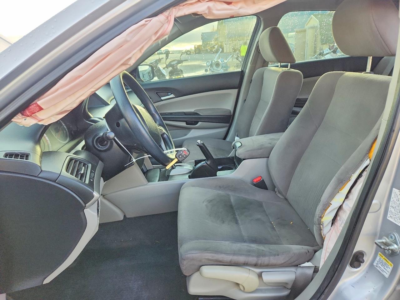 2011 Honda Accord Lx Silver vin: 1HGCP2F31BA052970
