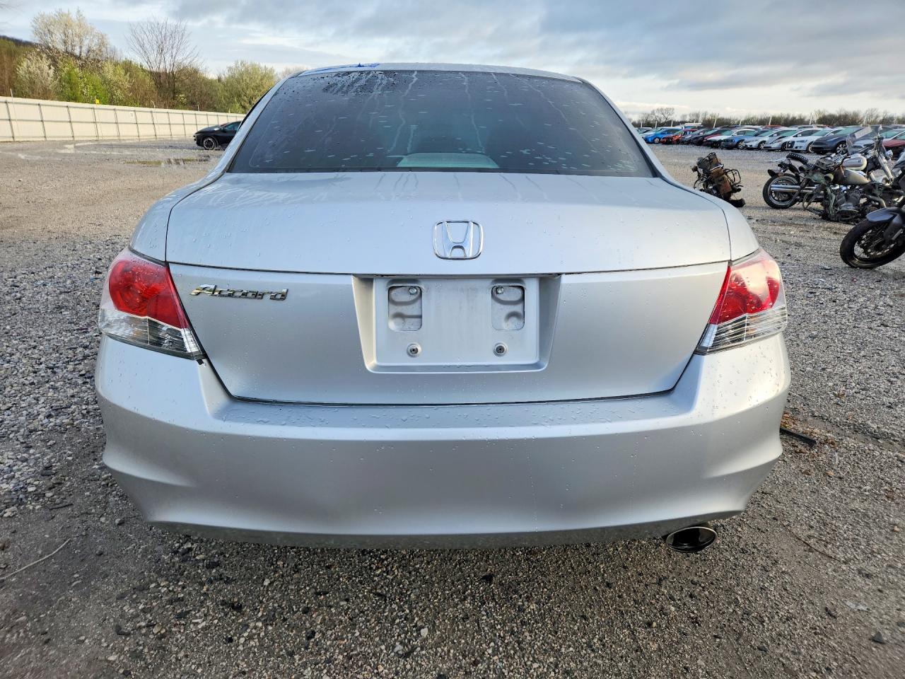 2011 Honda Accord Lx Silver vin: 1HGCP2F31BA052970
