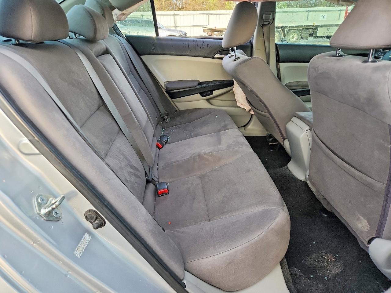 2011 Honda Accord Lx Silver vin: 1HGCP2F31BA052970