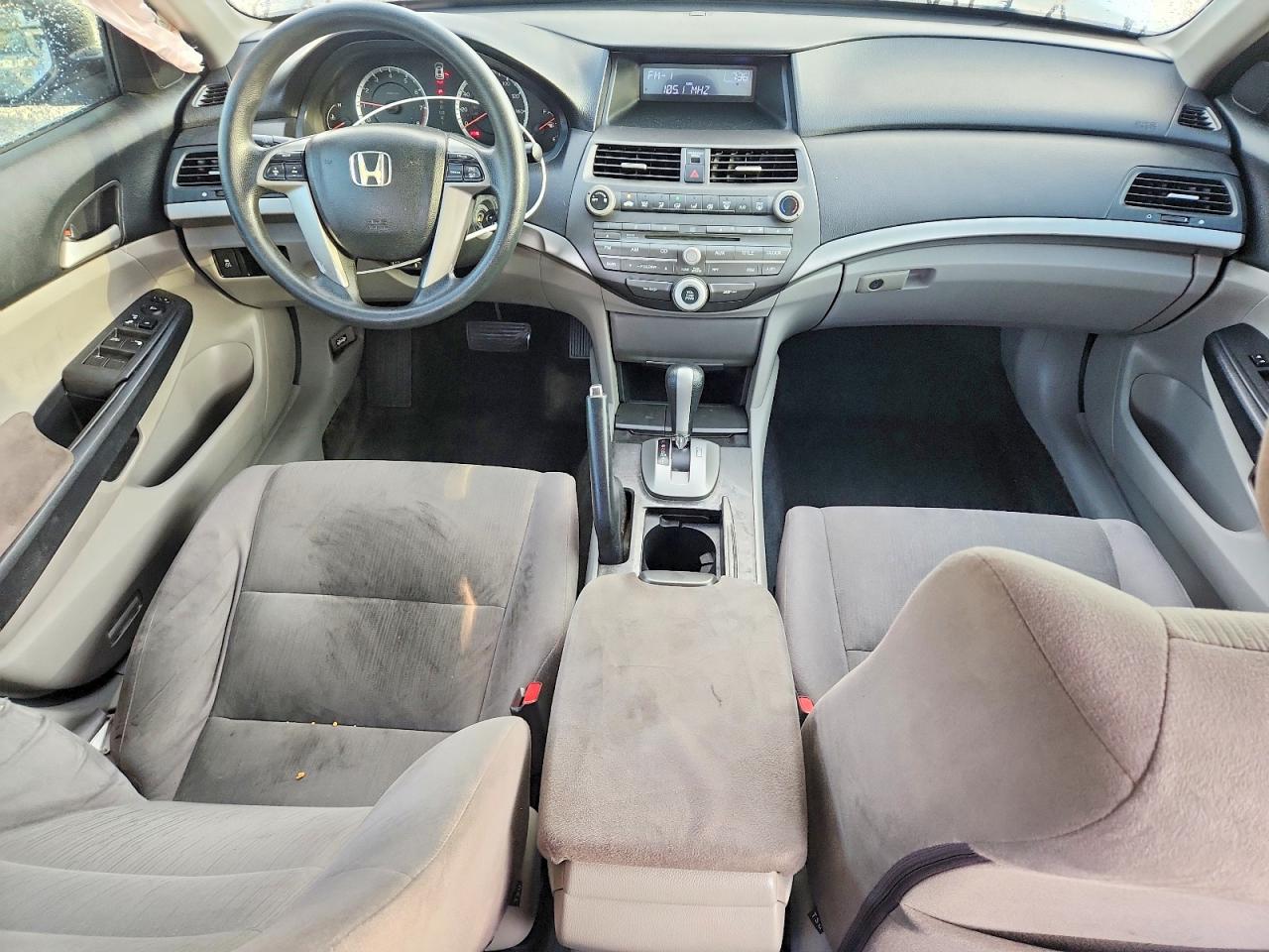 2011 Honda Accord Lx Silver vin: 1HGCP2F31BA052970