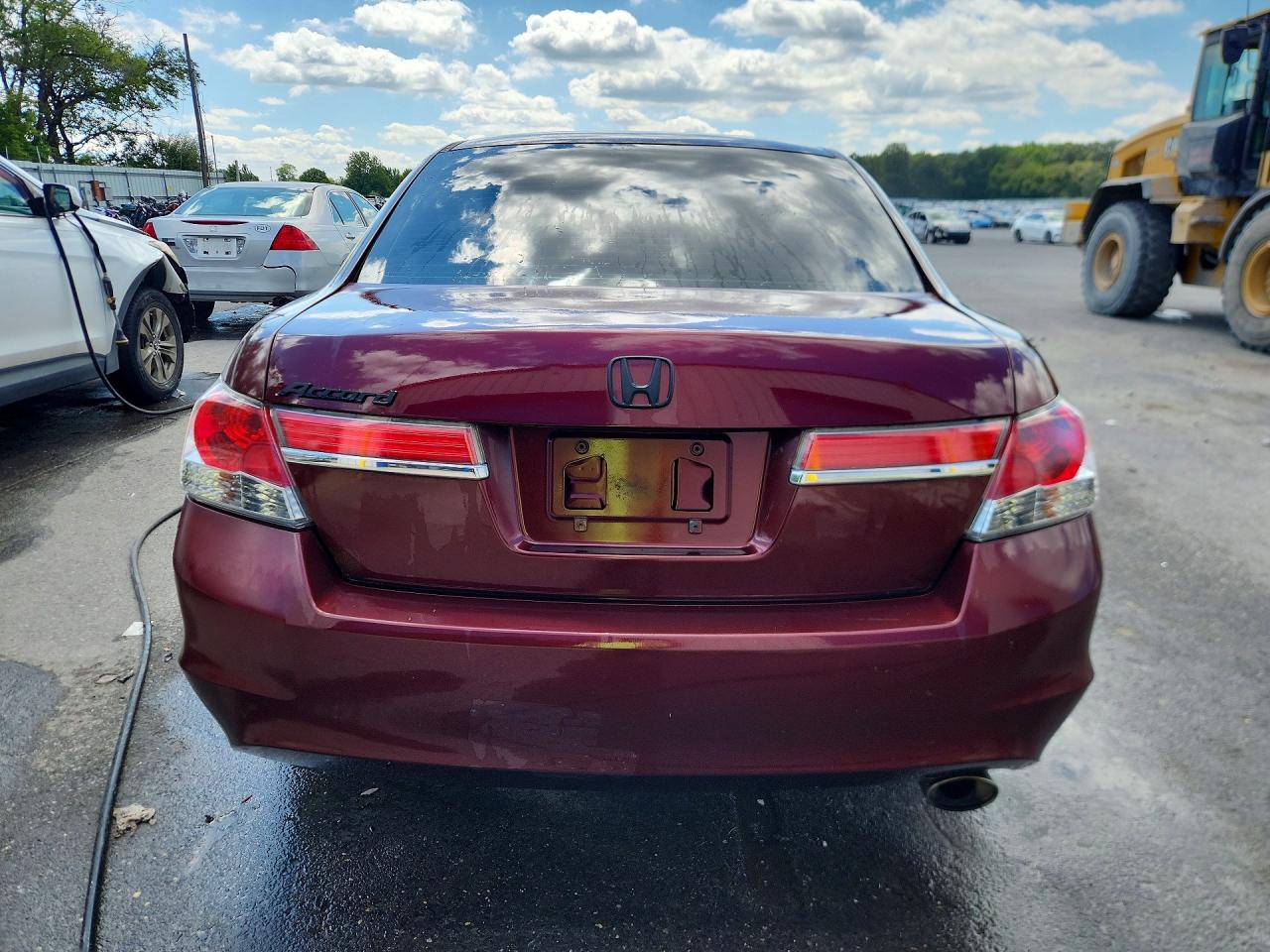 2011 Honda Accord Lx Burgundy vin: 1HGCP2F31BA076170