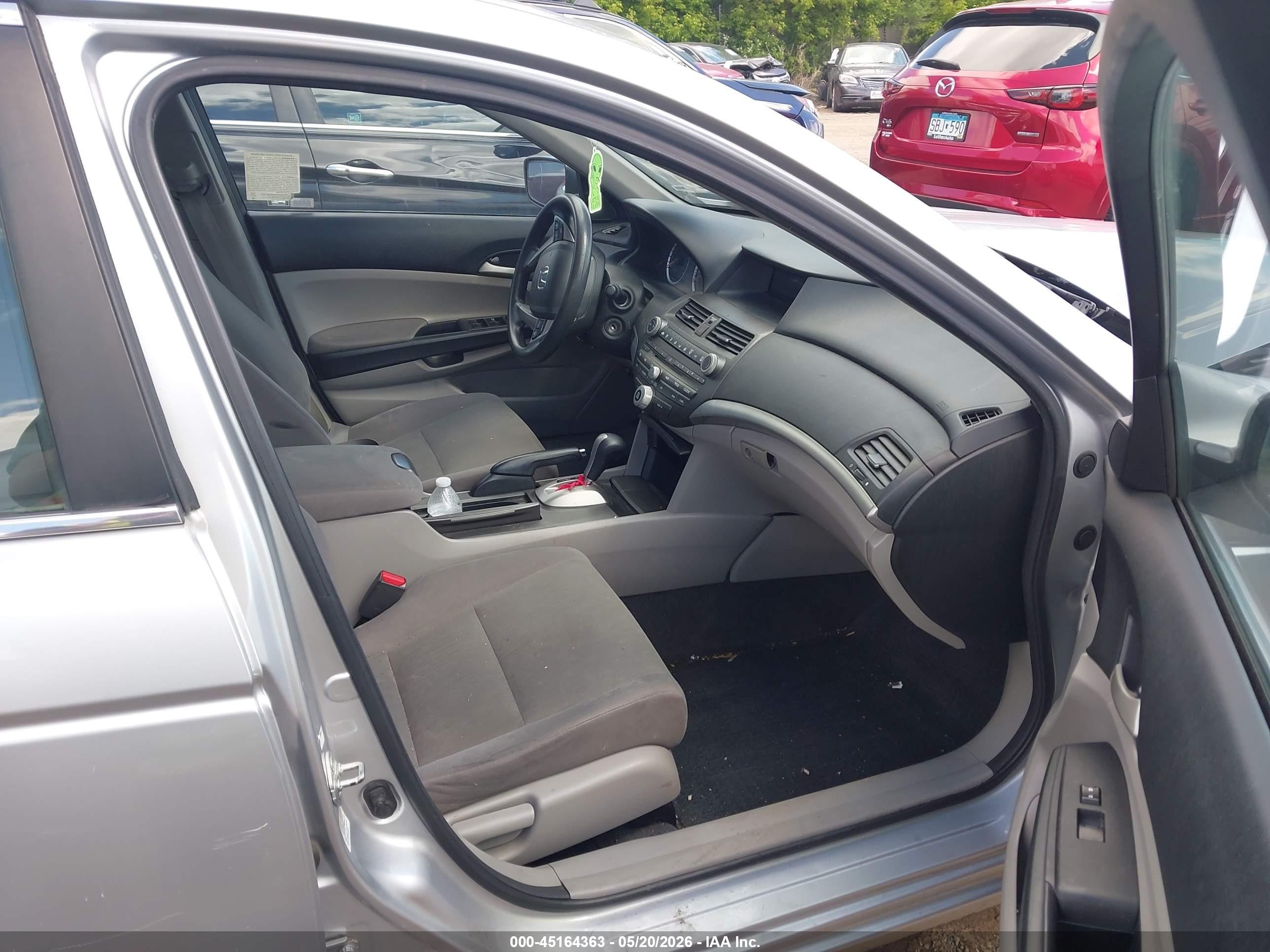 2011 Honda Accord 2.4 Lx Silver vin: 1HGCP2F31BA084611