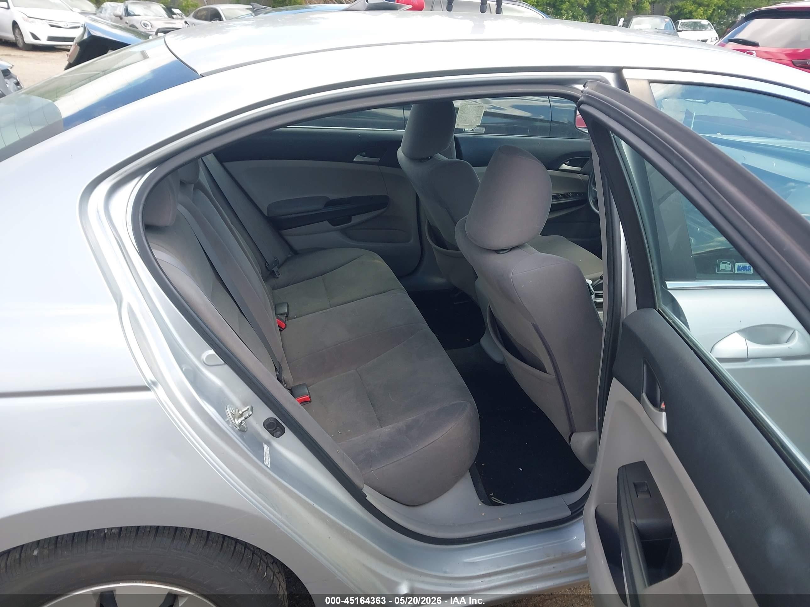 2011 Honda Accord 2.4 Lx Silver vin: 1HGCP2F31BA084611