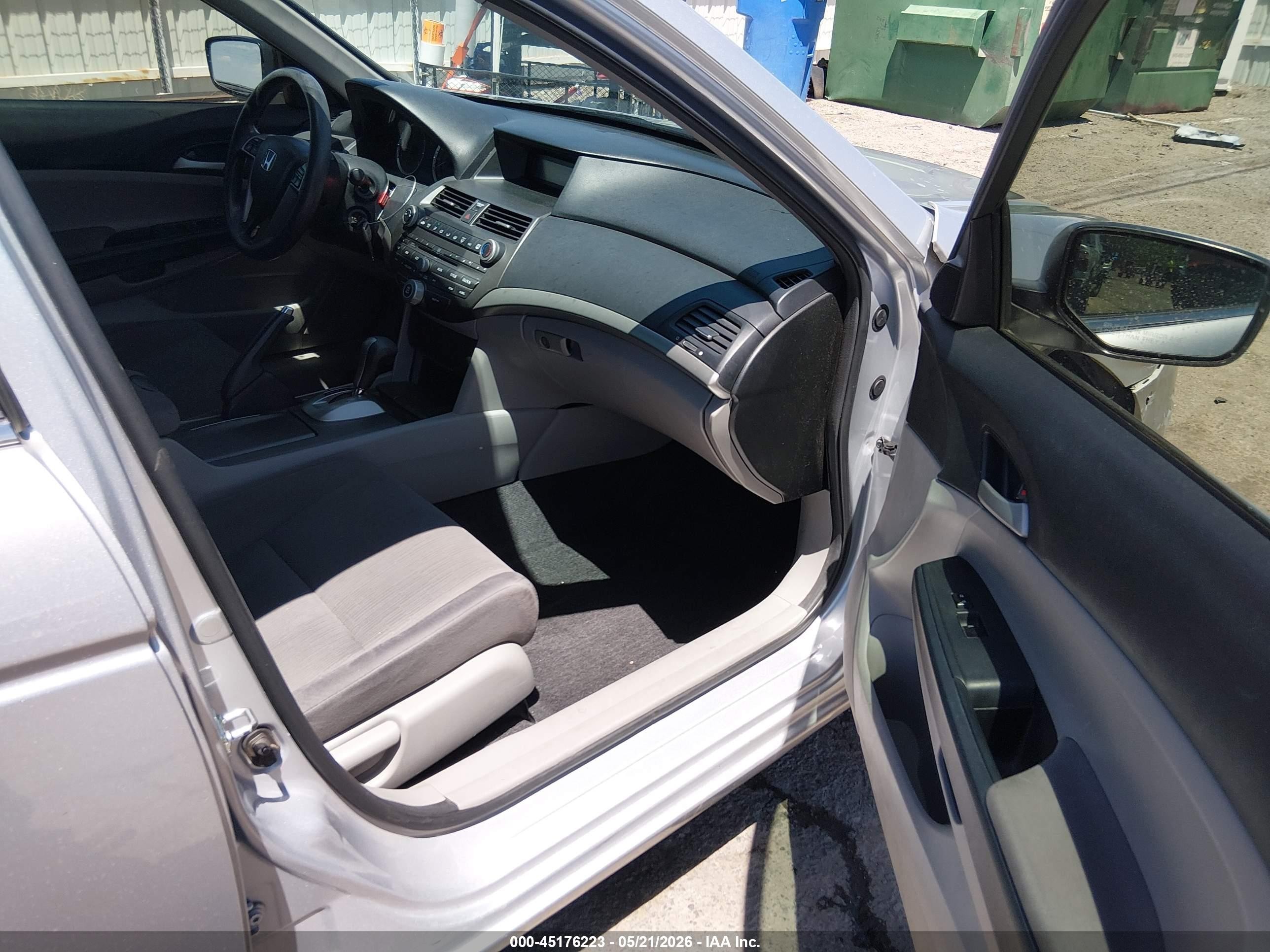 2011 Honda Accord 2.4 Lx Silver vin: 1HGCP2F31BA156133